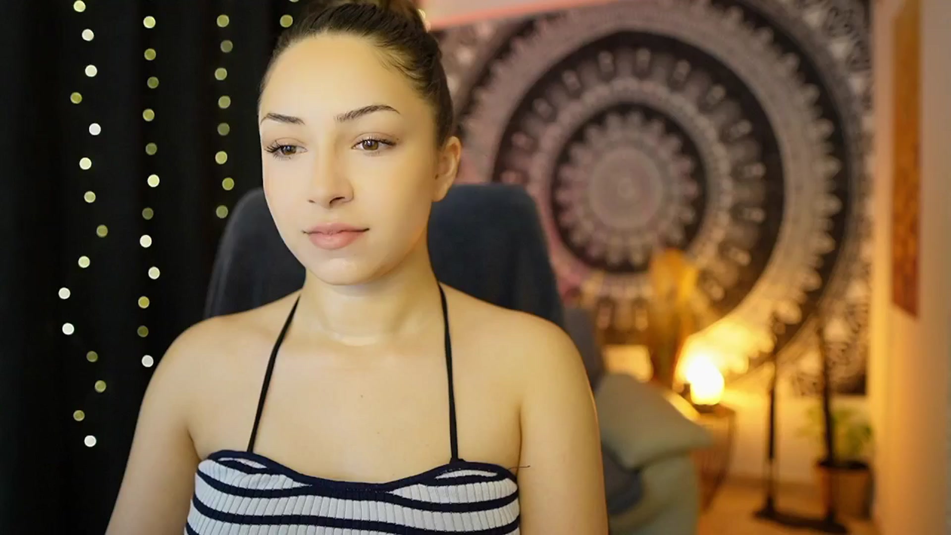 Gallery image thumbnail from Briar__Rose's myfreecams stream on, 05/17/2024, 14:19 image 14 of 20