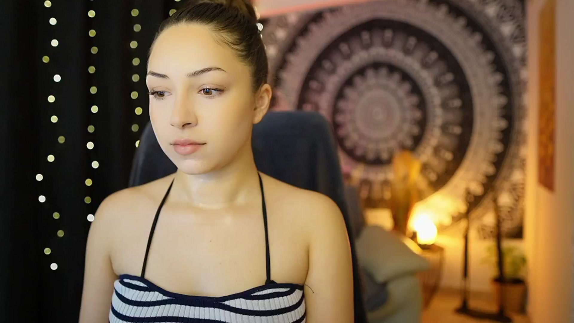 Gallery image thumbnail from Briar__Rose's myfreecams stream on, 05/17/2024, 14:19 image 4 of 20