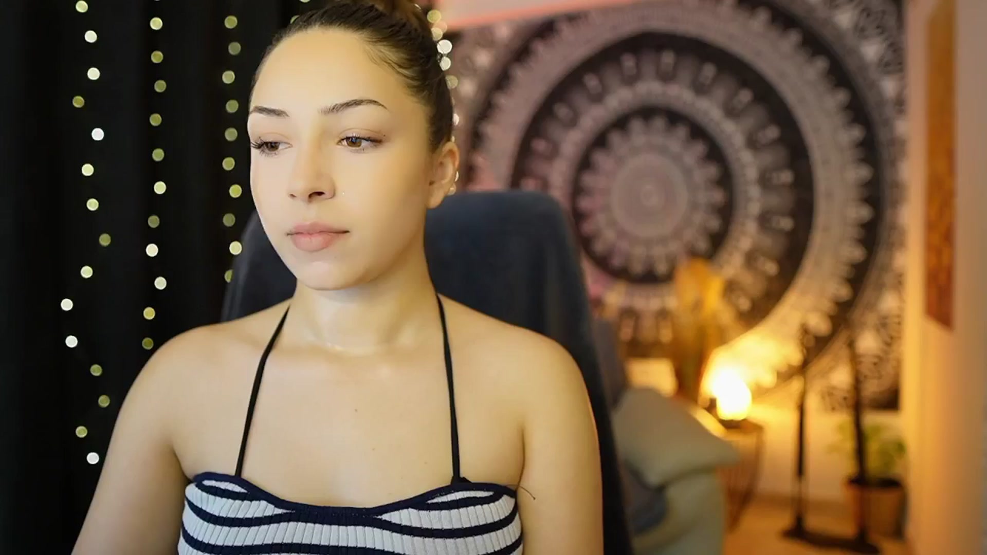 Gallery image thumbnail from Briar__Rose's myfreecams stream on, 05/17/2024, 14:19 image 7 of 20