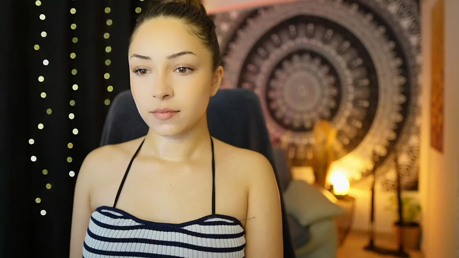 Gallery image thumbnail from Briar__Rose's myfreecams stream on, 05/17/2024, 14:19 image 11 of 20