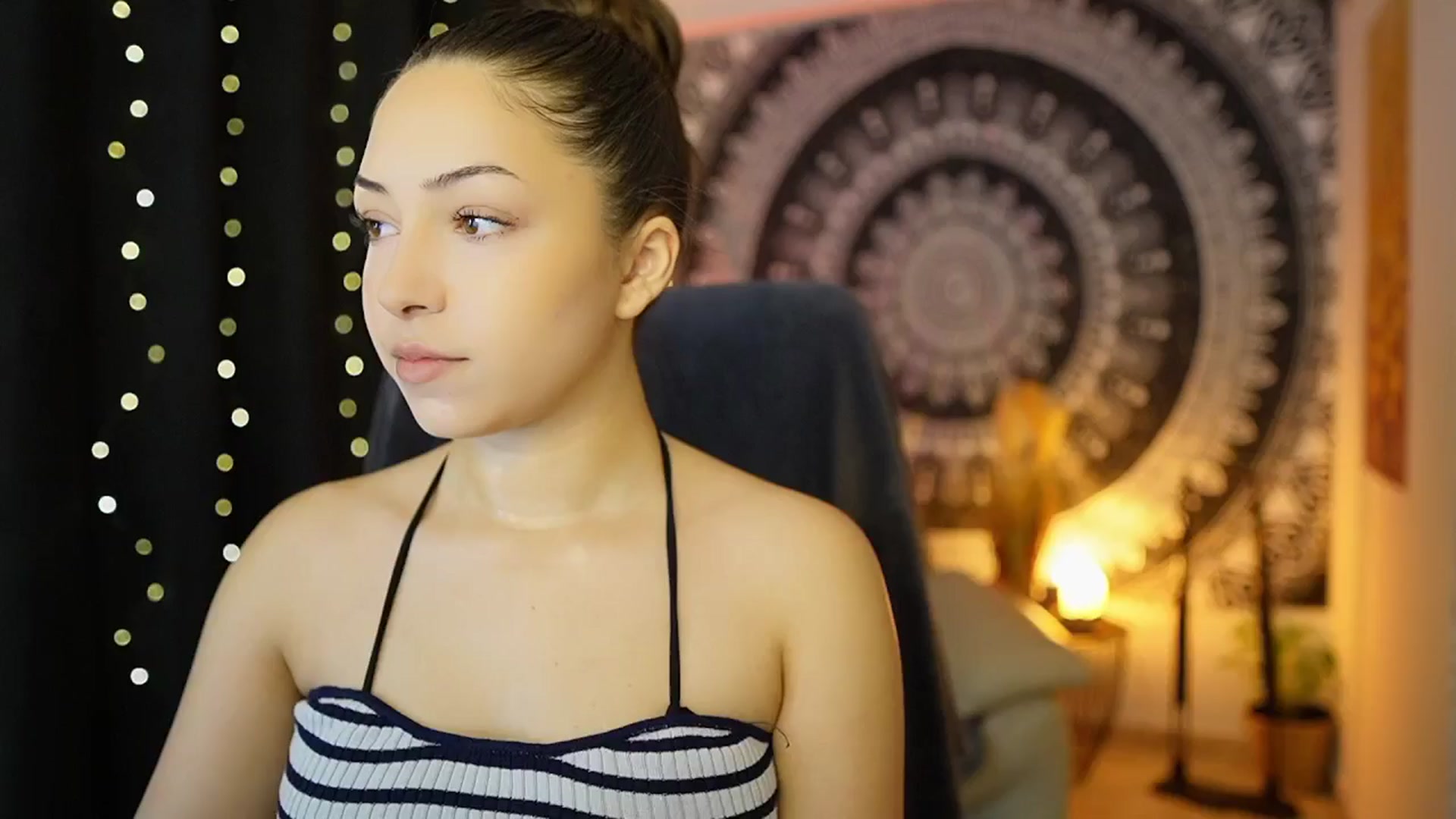 Gallery image thumbnail from Briar__Rose's myfreecams stream on, 05/17/2024, 14:19 image 2 of 20