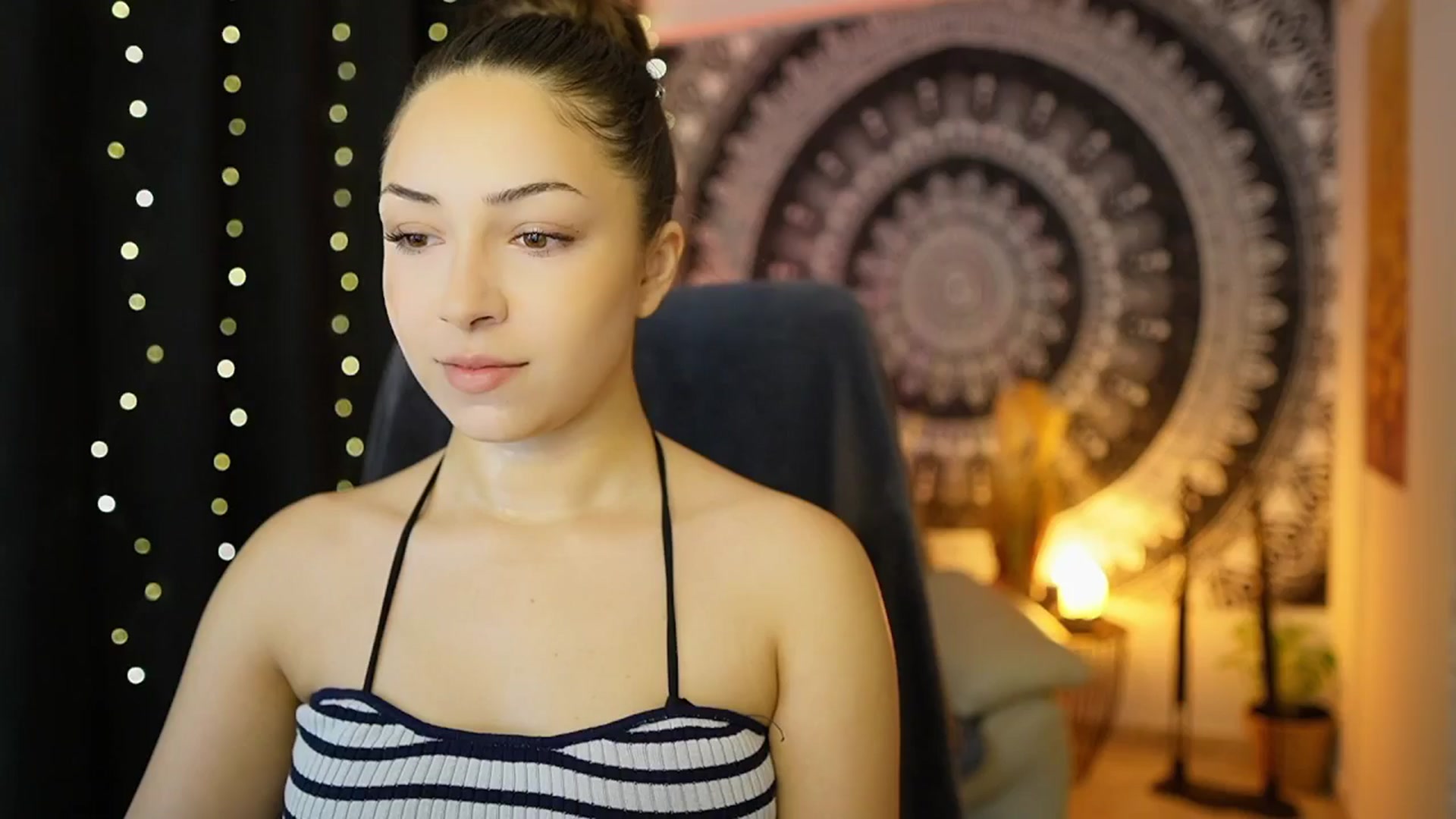 Gallery image thumbnail from Briar__Rose's myfreecams stream on, 05/17/2024, 14:19 image 3 of 20