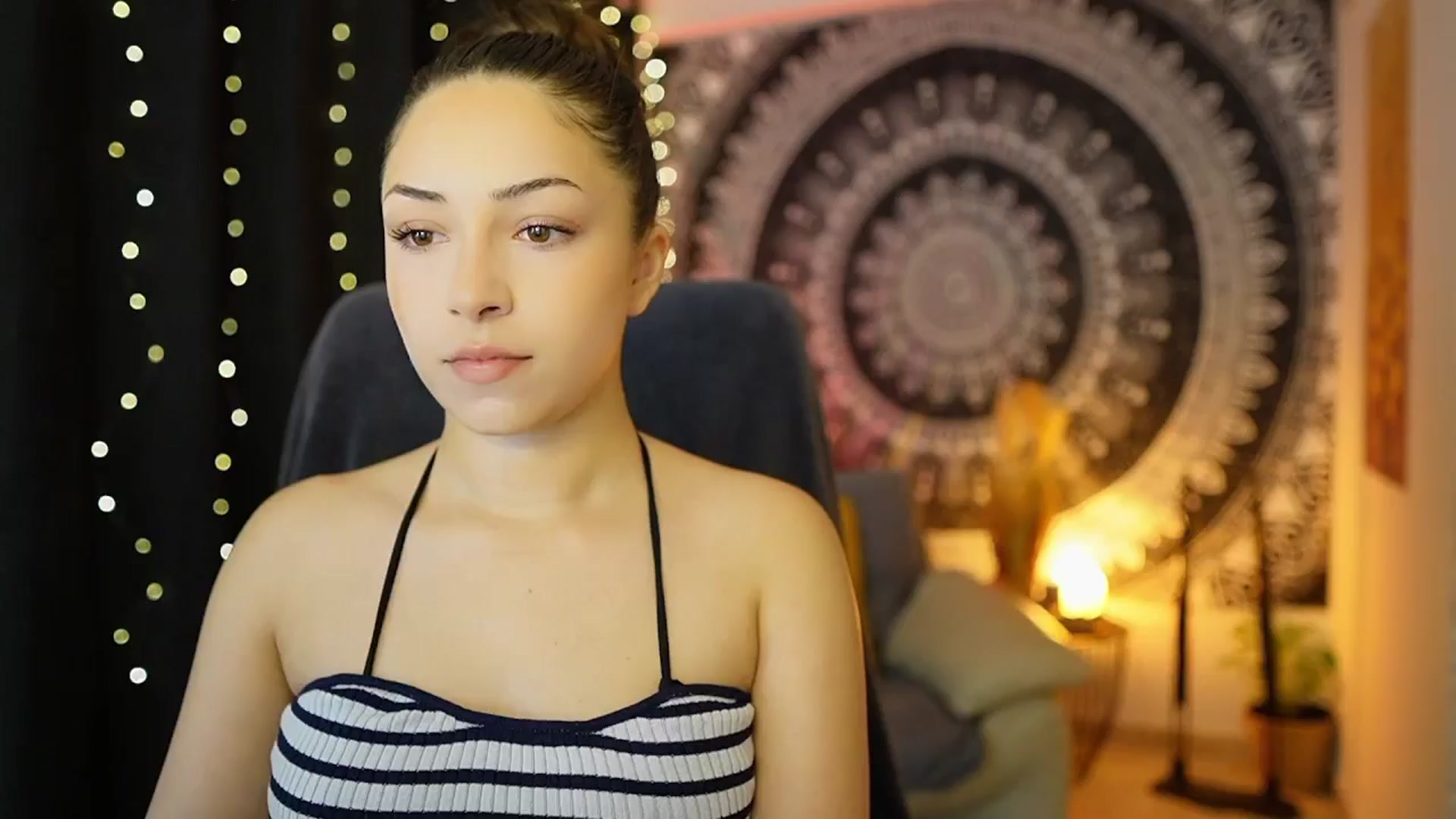 Gallery image thumbnail from Briar__Rose's myfreecams stream on, 05/17/2024, 15:12 image 2 of 20