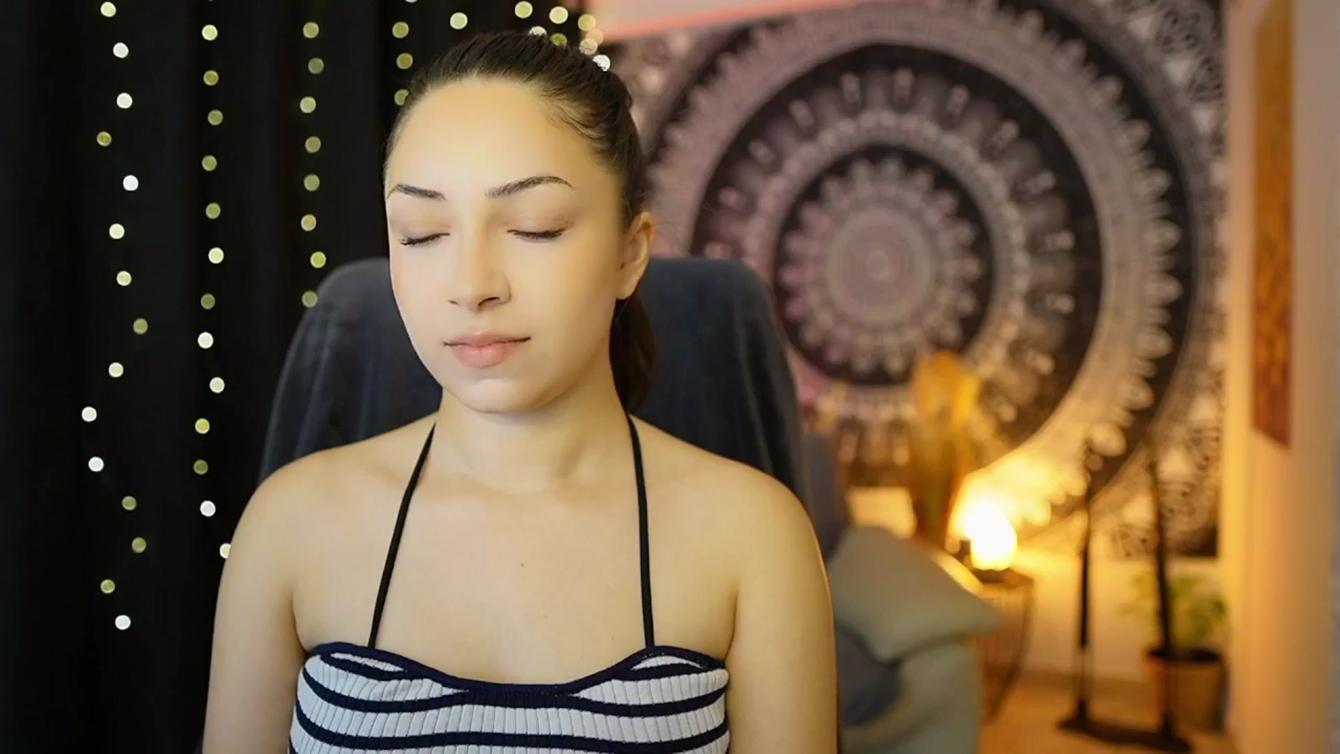 Gallery image thumbnail from Briar__Rose's myfreecams stream on, 05/17/2024, 16:20 image 16 of 20