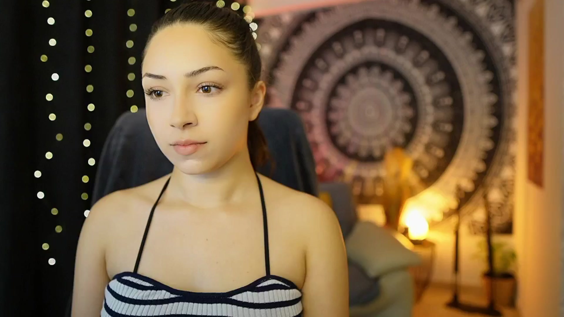 Gallery image thumbnail from Briar__Rose's myfreecams stream on, 05/17/2024, 16:20 image 5 of 20