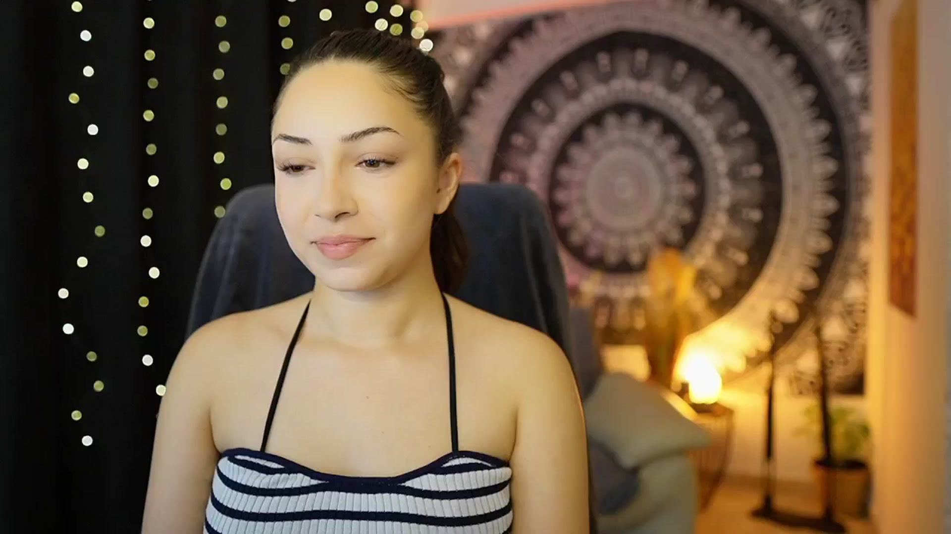 Gallery image thumbnail from Briar__Rose's myfreecams stream on, 05/17/2024, 16:20 image 15 of 20