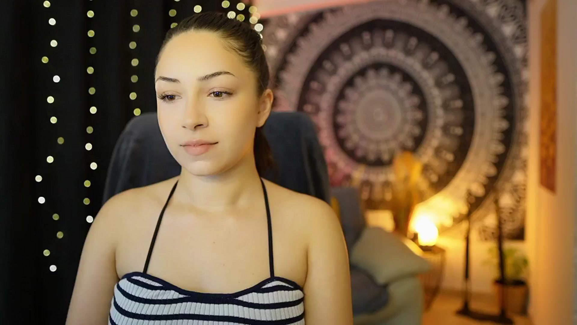 Gallery image thumbnail from Briar__Rose's myfreecams stream on, 05/17/2024, 16:20 image 6 of 20