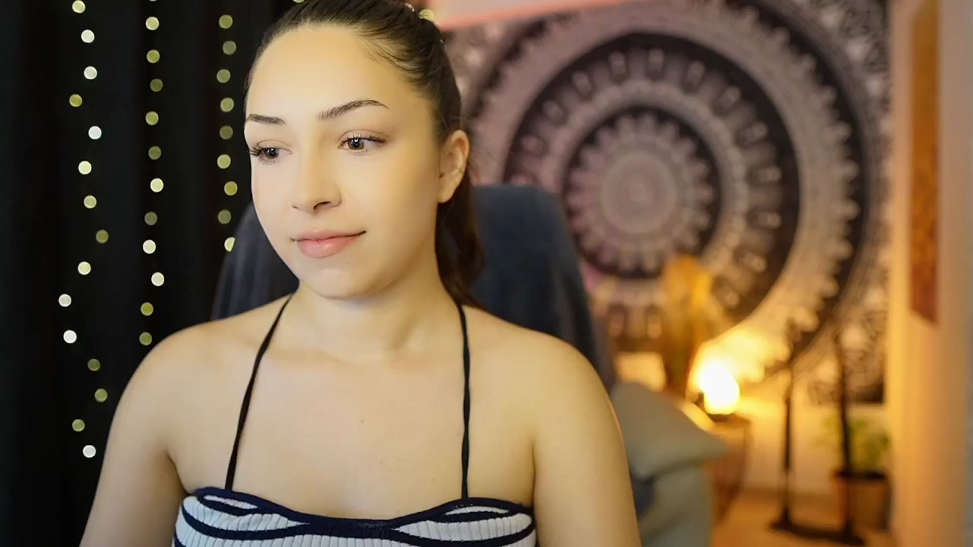 Gallery image thumbnail from Briar__Rose's myfreecams stream on, 05/17/2024, 17:08 image 10 of 20