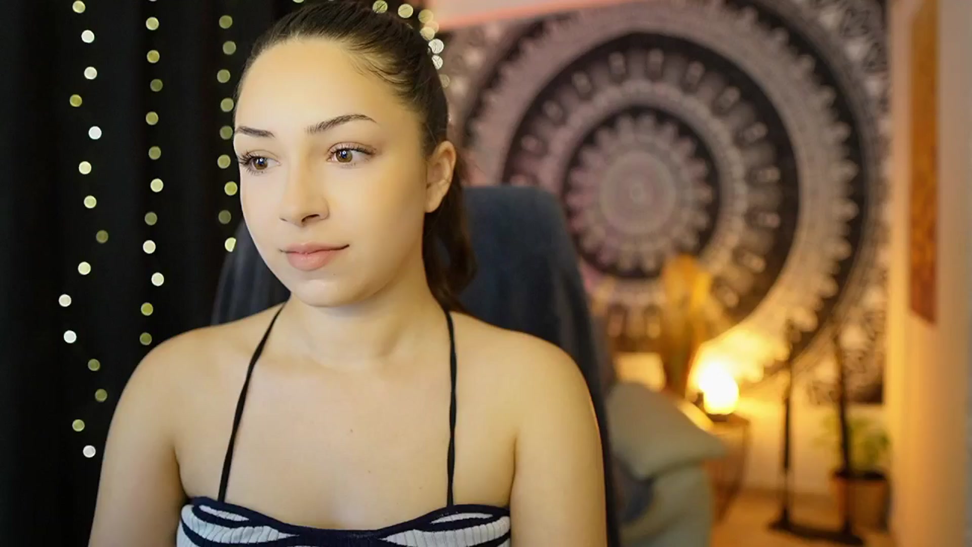 Gallery image thumbnail from Briar__Rose's myfreecams stream on, 05/17/2024, 17:08 image 7 of 20