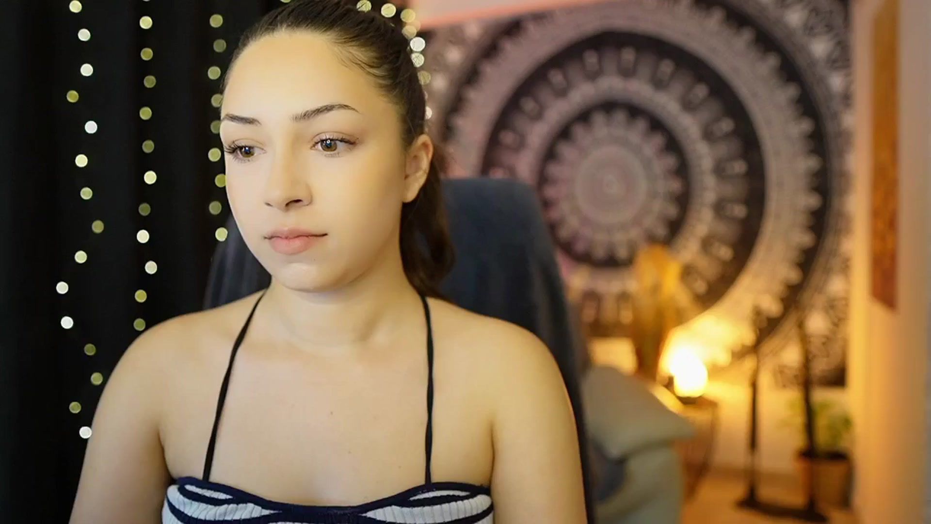 Gallery image thumbnail from Briar__Rose's myfreecams stream on, 05/17/2024, 17:08 image 4 of 20