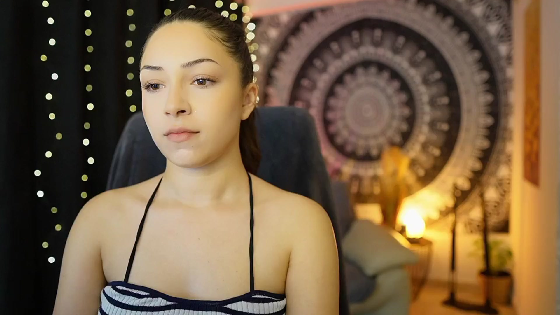 Gallery image thumbnail from Briar__Rose's myfreecams stream on, 05/17/2024, 17:08 image 17 of 20