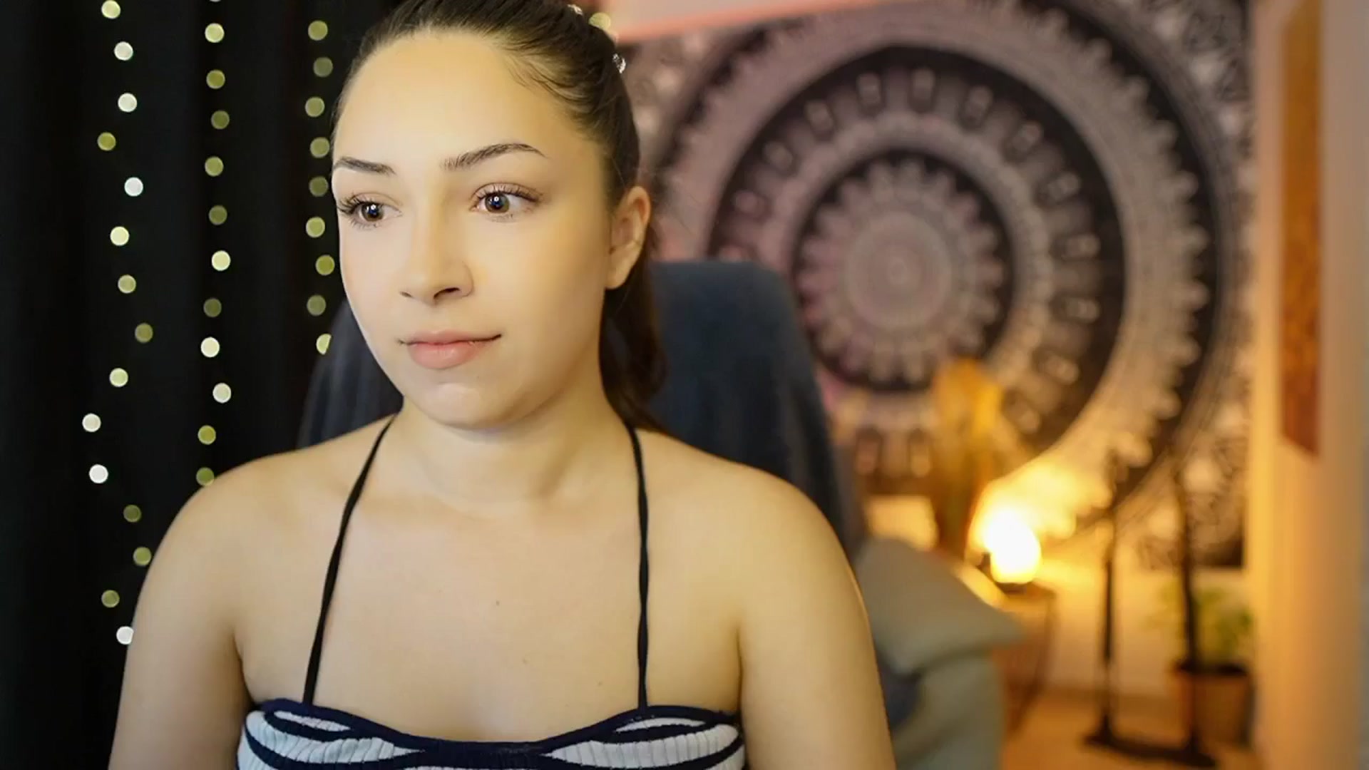 Gallery image thumbnail from Briar__Rose's myfreecams stream on, 05/17/2024, 17:08 image 11 of 20