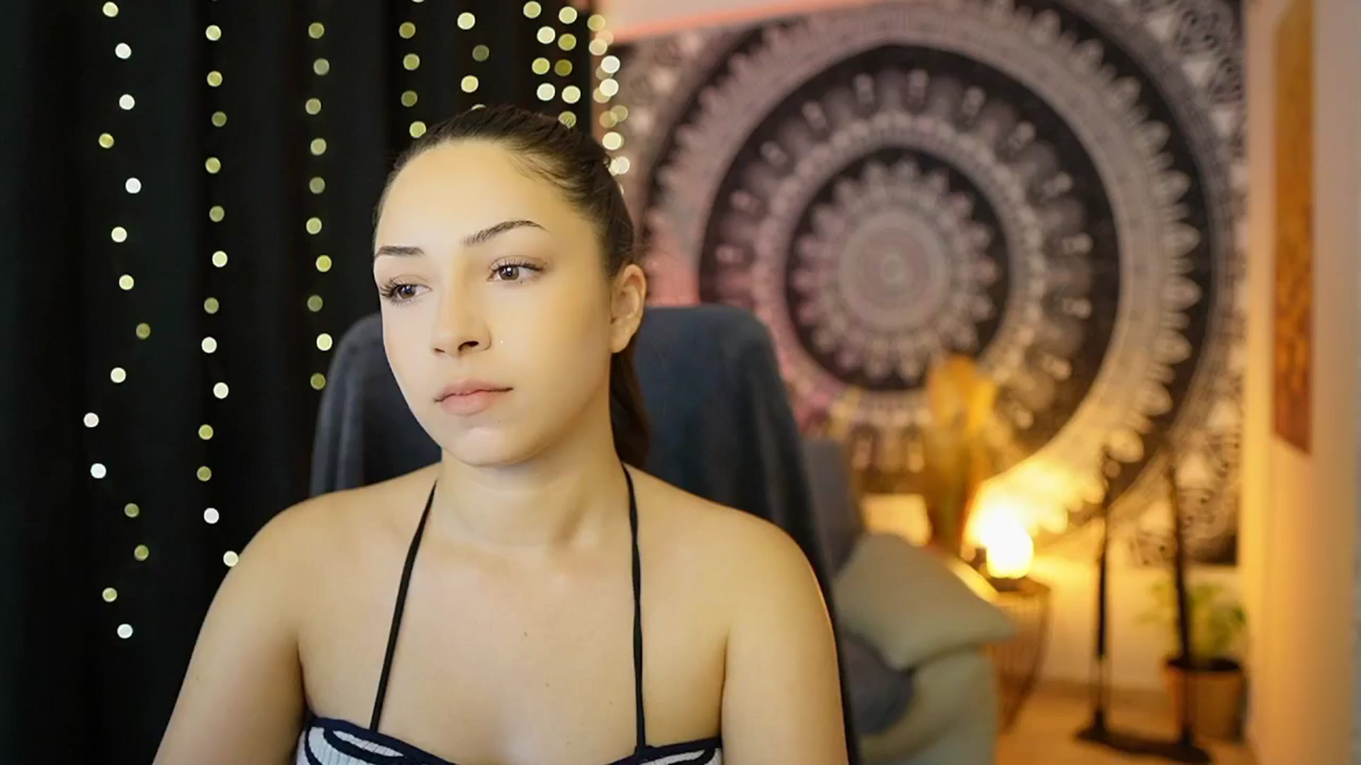 Gallery image thumbnail from Briar__Rose's myfreecams stream on, 05/17/2024, 18:15 image 18 of 20