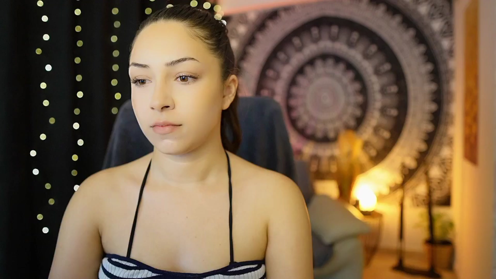 Gallery image thumbnail from Briar__Rose's myfreecams stream on, 05/17/2024, 18:15 image 7 of 20