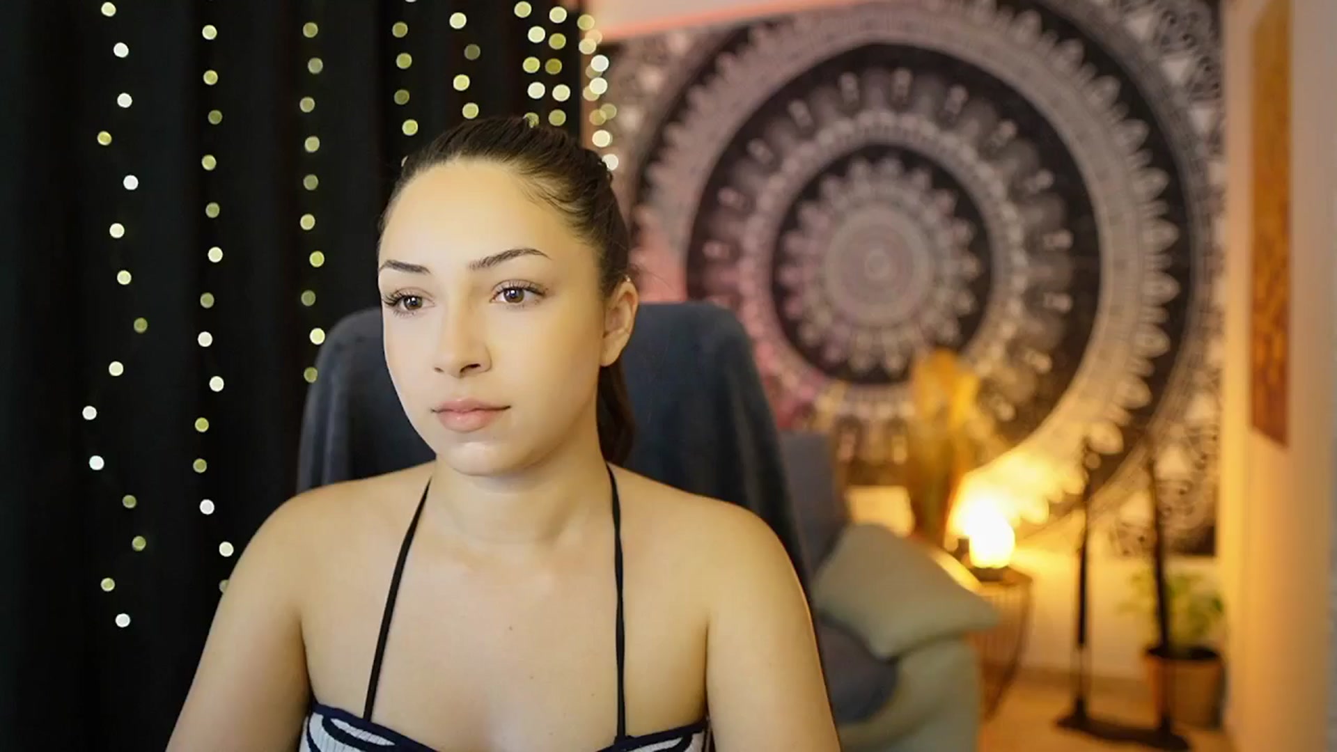 Gallery image thumbnail from Briar__Rose's myfreecams stream on, 05/17/2024, 18:15 image 20 of 20