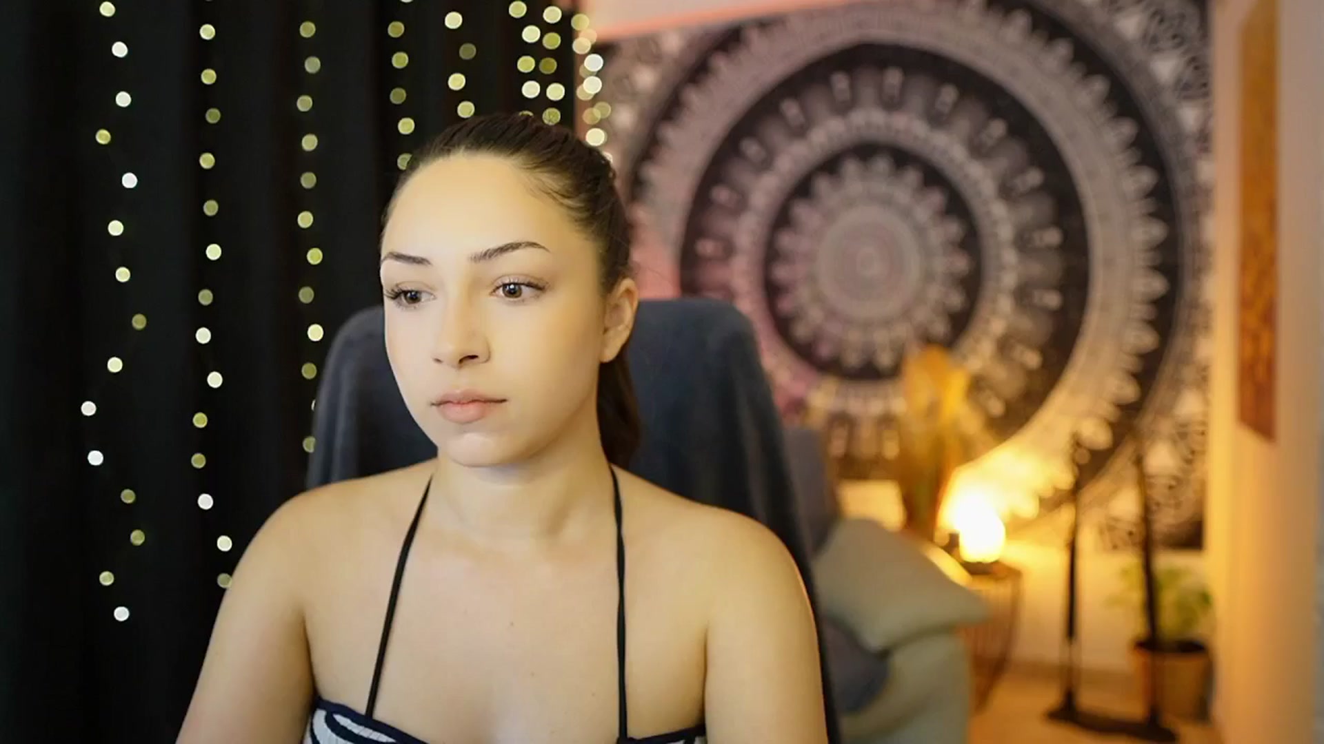 Gallery image thumbnail from Briar__Rose's myfreecams stream on, 05/17/2024, 18:15 image 16 of 20