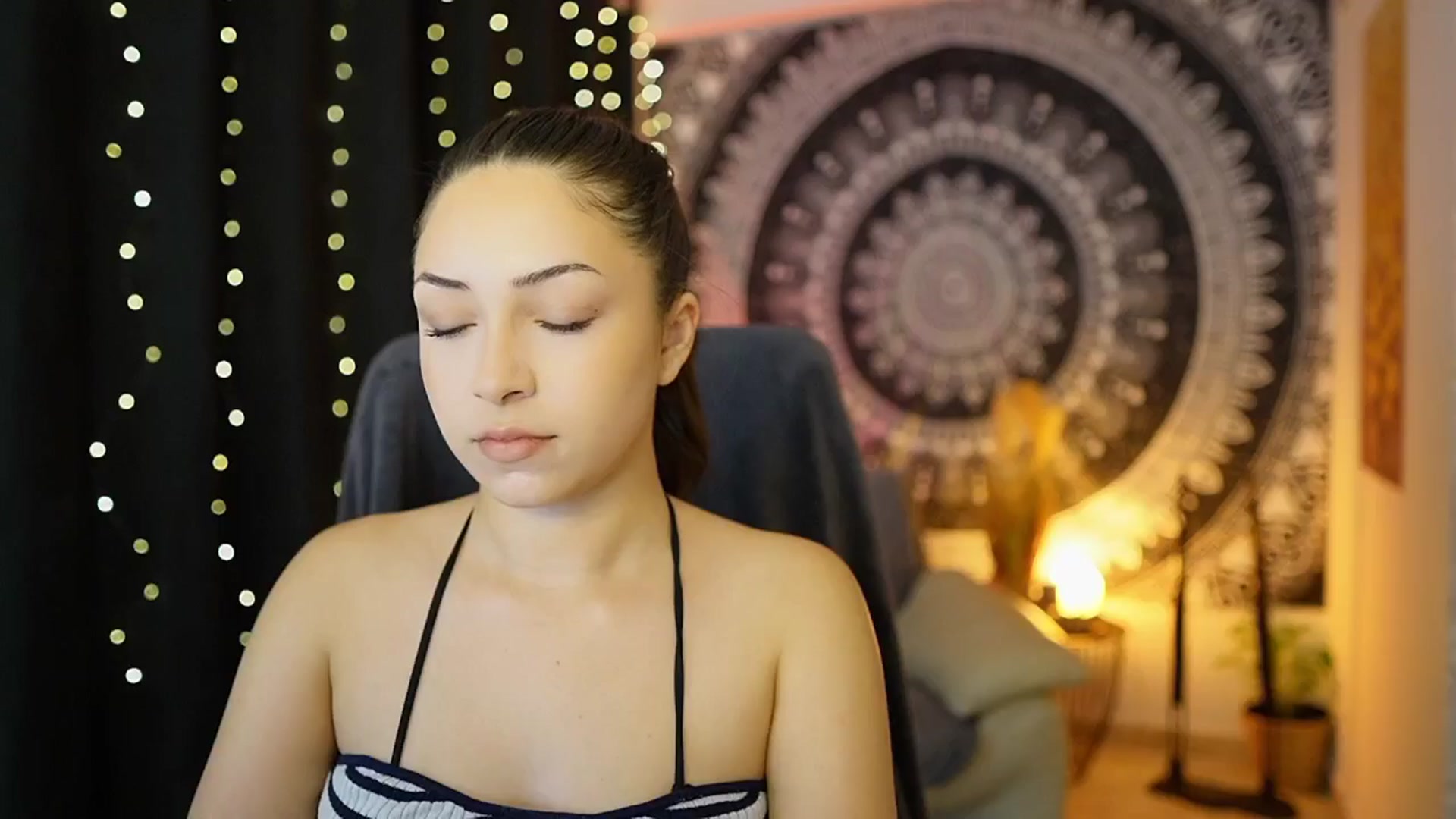 Gallery image thumbnail from Briar__Rose's myfreecams stream on, 05/17/2024, 18:15 image 13 of 20