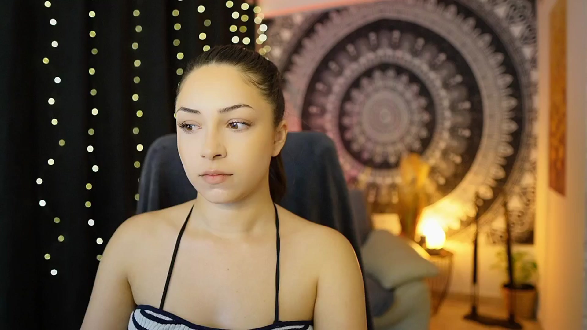 Gallery image thumbnail from Briar__Rose's myfreecams stream on, 05/17/2024, 18:15 image 17 of 20