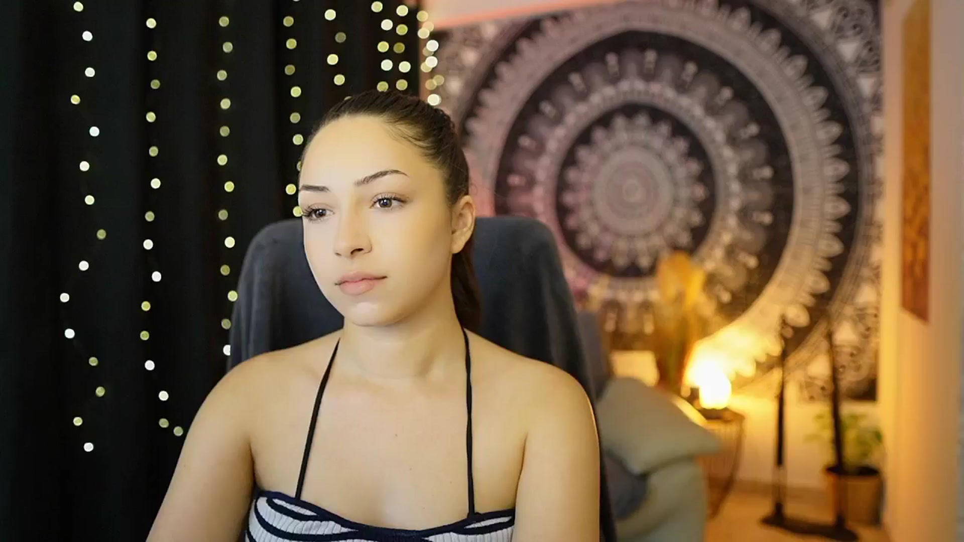 Gallery image thumbnail from Briar__Rose's myfreecams stream on, 05/17/2024, 18:15 image 15 of 20