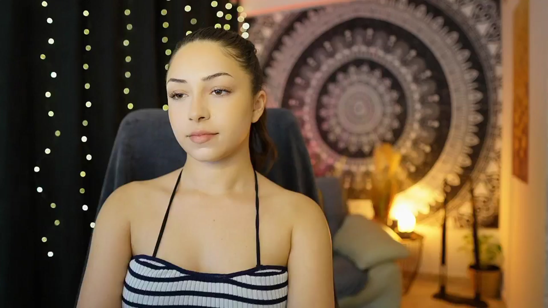Gallery image thumbnail from Briar__Rose's myfreecams stream on, 05/17/2024, 18:15 image 8 of 20