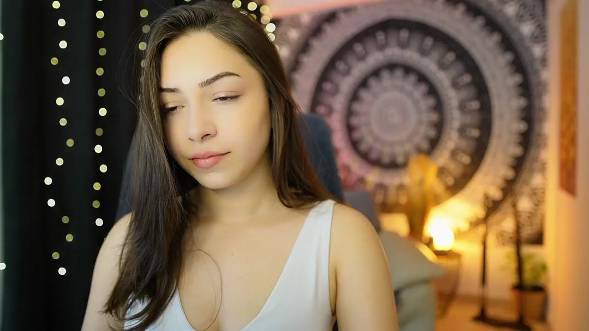 Gallery image thumbnail from Briar__Rose's myfreecams stream on, 05/18/2024, 14:29 image 8 of 20