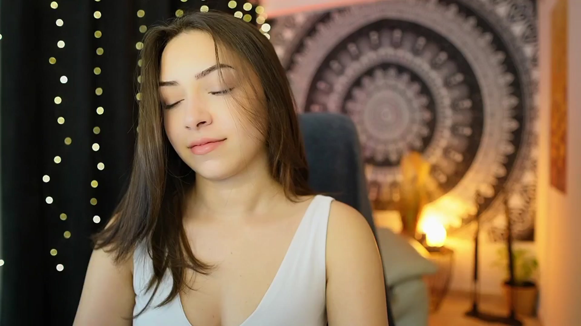 Gallery image thumbnail from Briar__Rose's myfreecams stream on, 05/18/2024, 14:29 image 16 of 20