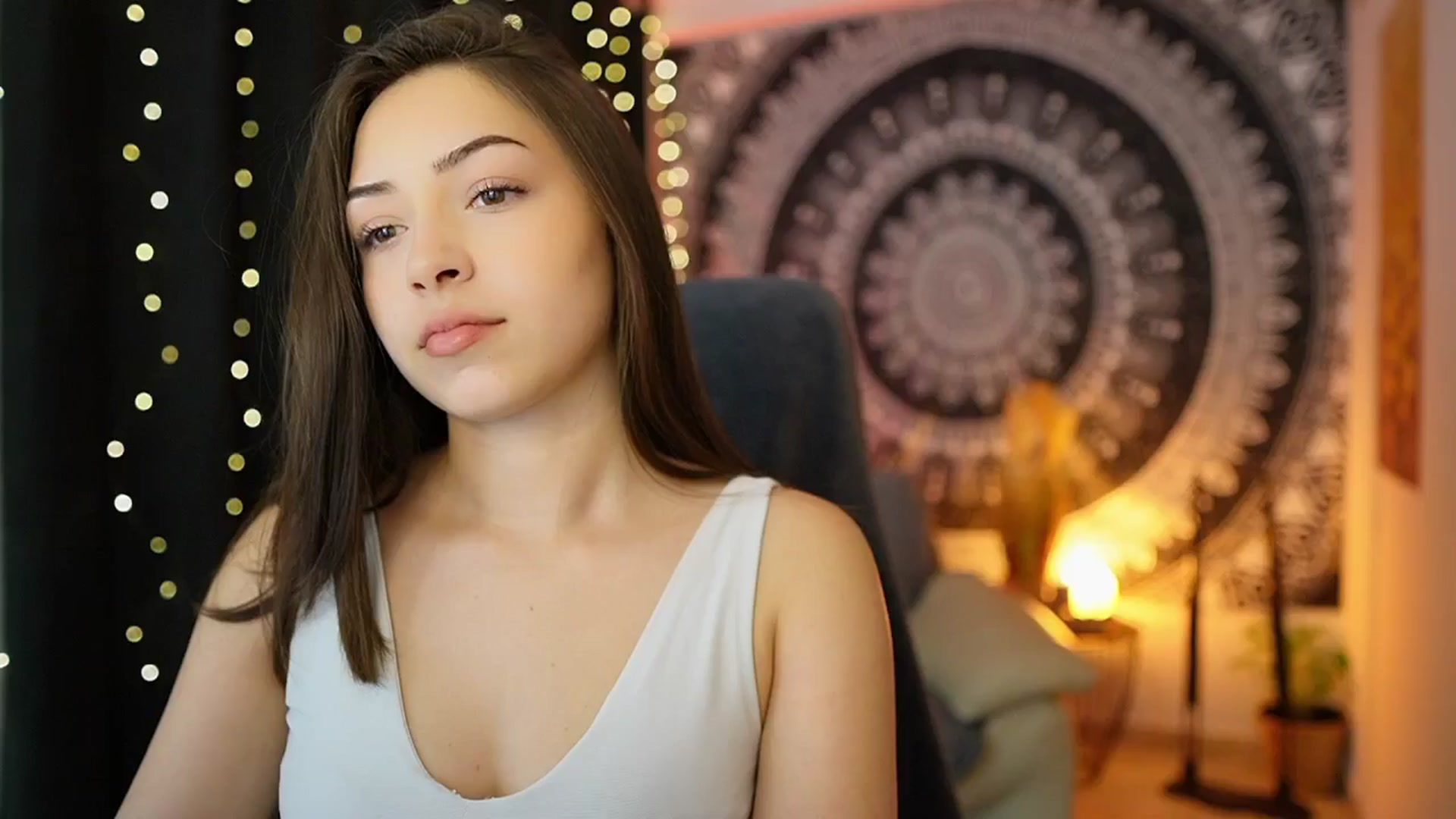 Gallery image thumbnail from Briar__Rose's myfreecams stream on, 05/18/2024, 14:55 image 18 of 20