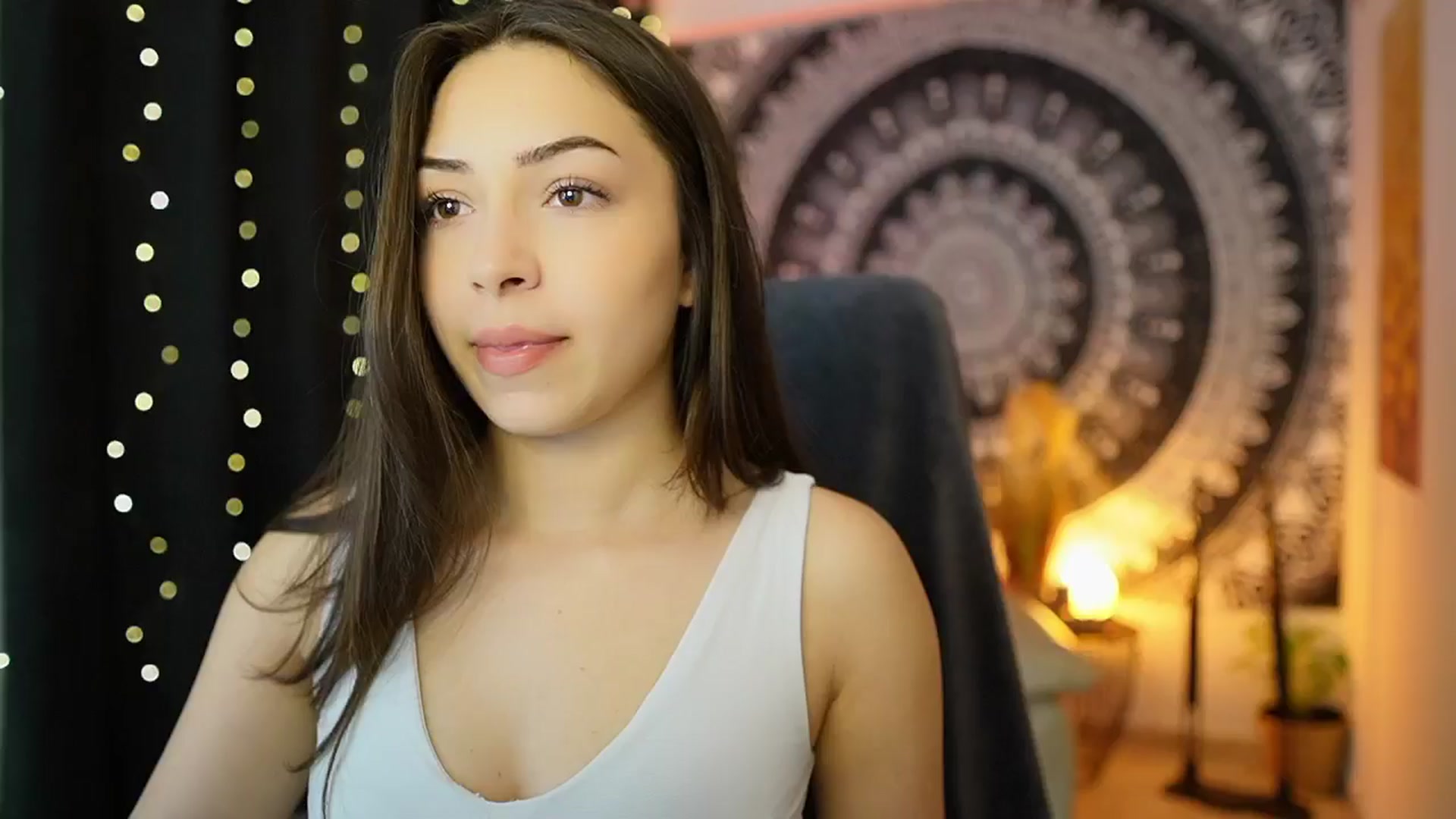 Gallery image thumbnail from Briar__Rose's myfreecams stream on, 05/18/2024, 14:55 image 14 of 20