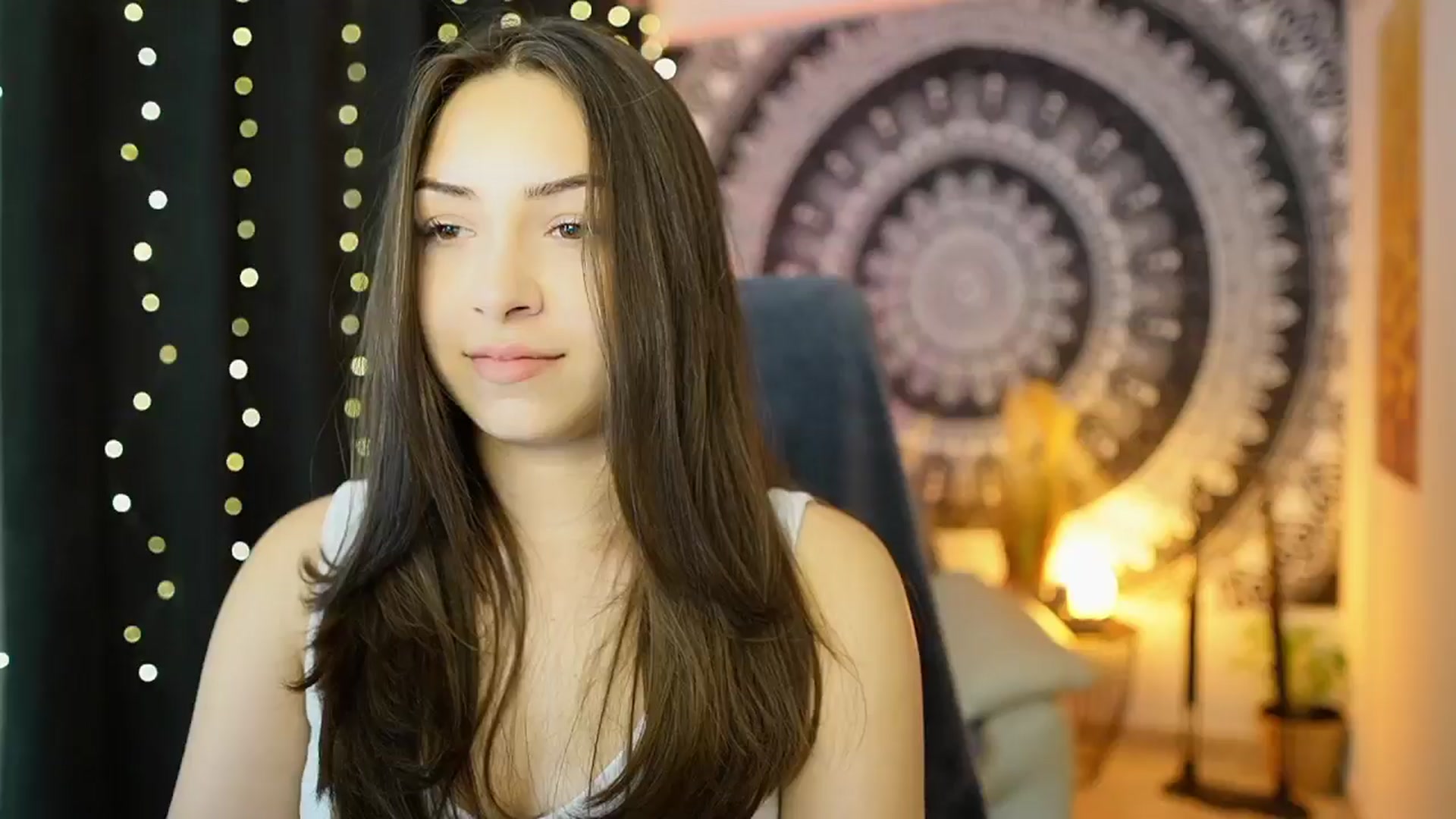 Gallery image thumbnail from Briar__Rose's myfreecams stream on, 05/18/2024, 16:34 image 5 of 20