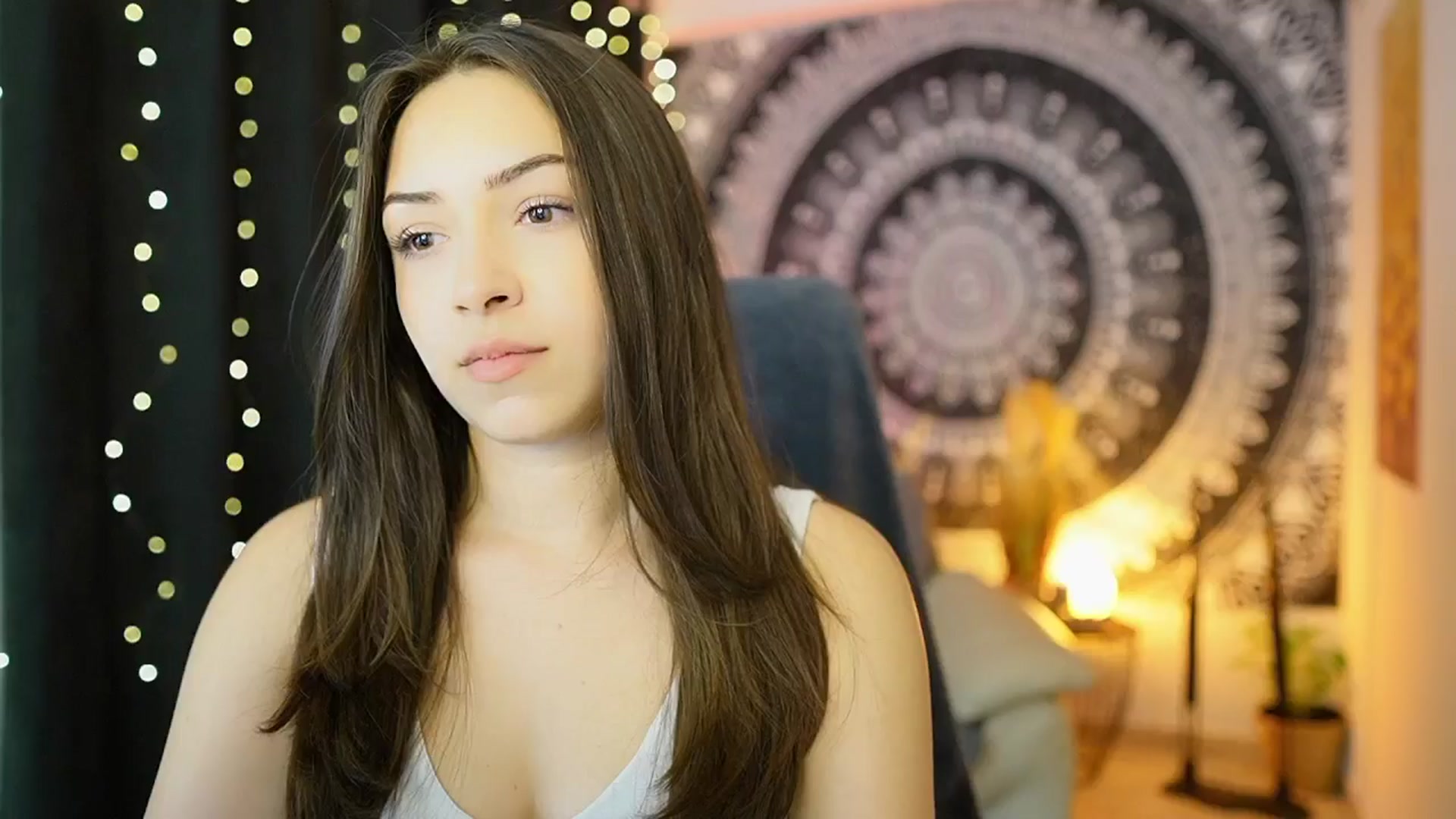 Gallery image thumbnail from Briar__Rose's myfreecams stream on, 05/18/2024, 16:34 image 7 of 20