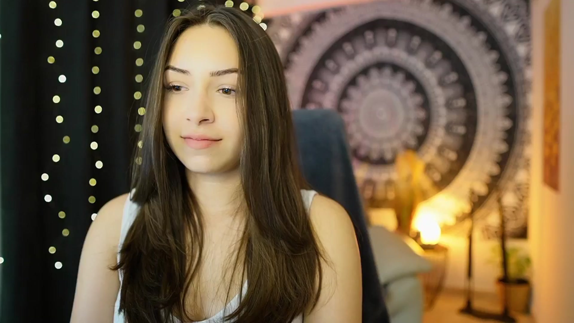 Gallery image thumbnail from Briar__Rose's myfreecams stream on, 05/18/2024, 16:34 image 4 of 20