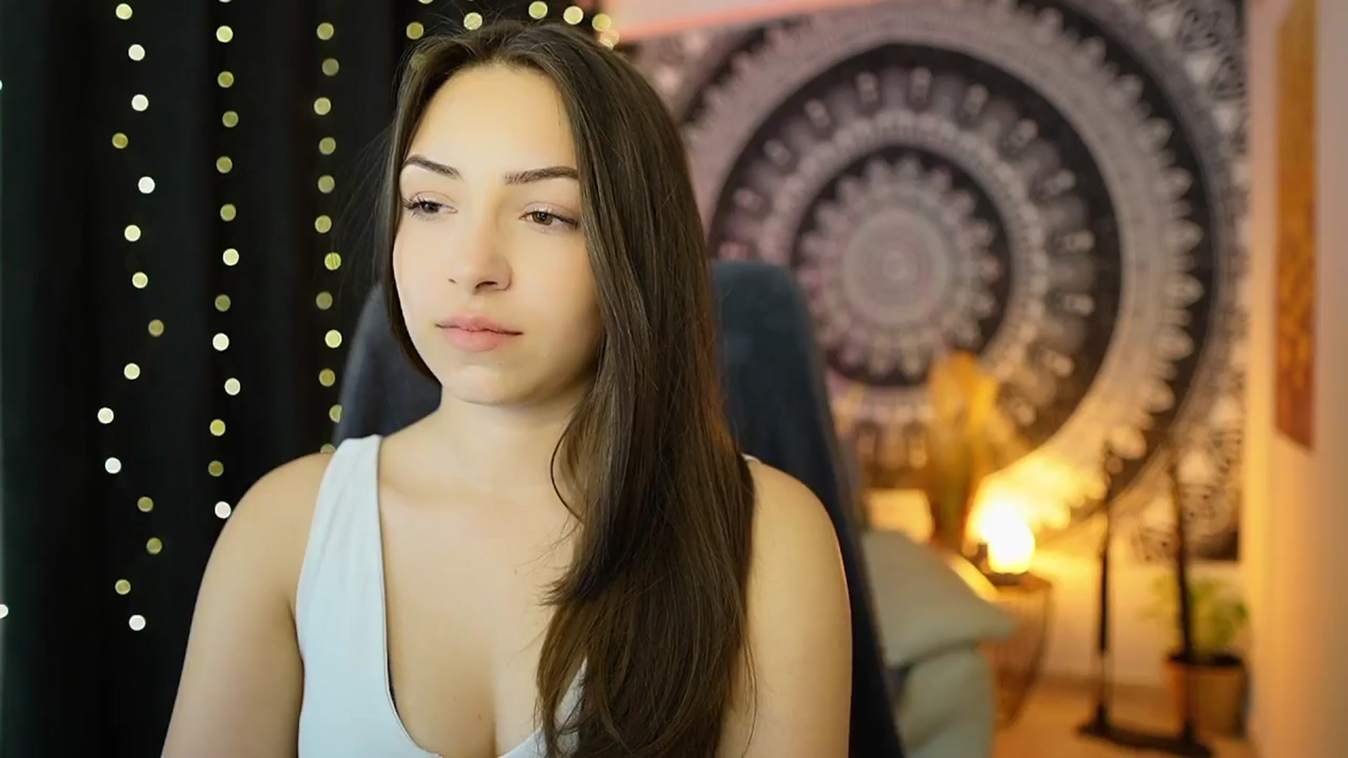 Gallery image thumbnail from Briar__Rose's myfreecams stream on, 05/18/2024, 18:07 image 4 of 20