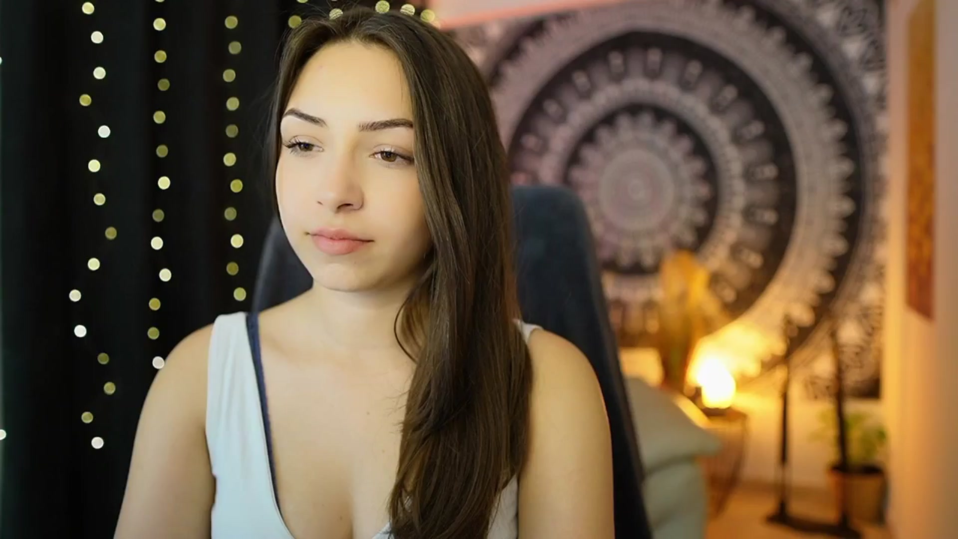 Gallery image thumbnail from Briar__Rose's myfreecams stream on, 05/18/2024, 18:07 image 1 of 20