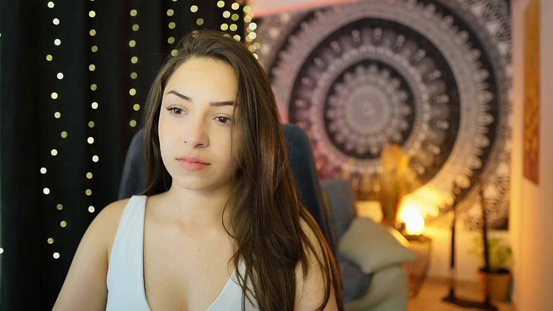 Gallery image thumbnail from Briar__Rose's myfreecams stream on, 05/18/2024, 18:07 image 7 of 20