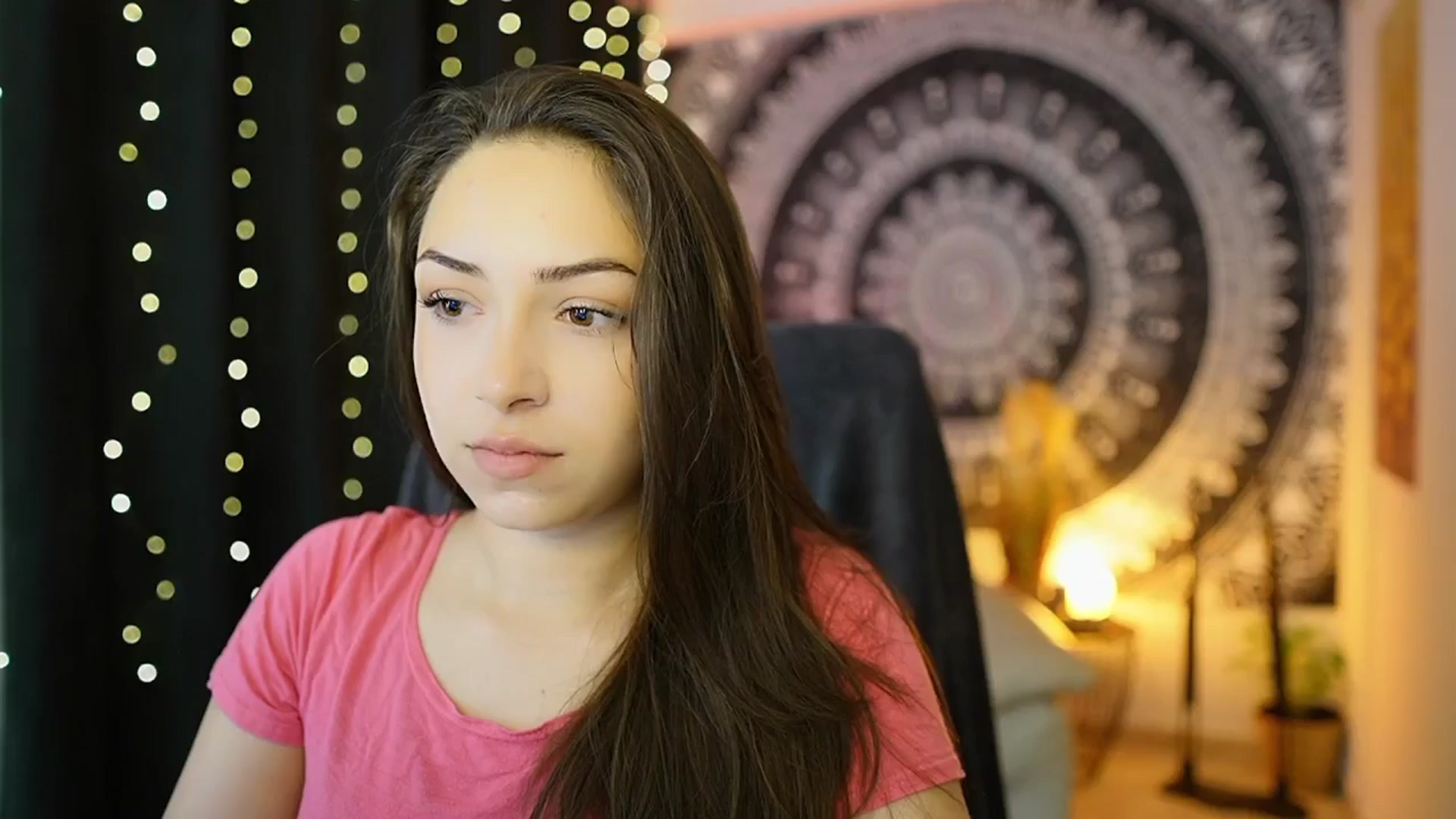 Gallery image thumbnail from Briar__Rose's myfreecams stream on, 05/19/2024, 16:01 image 3 of 20
