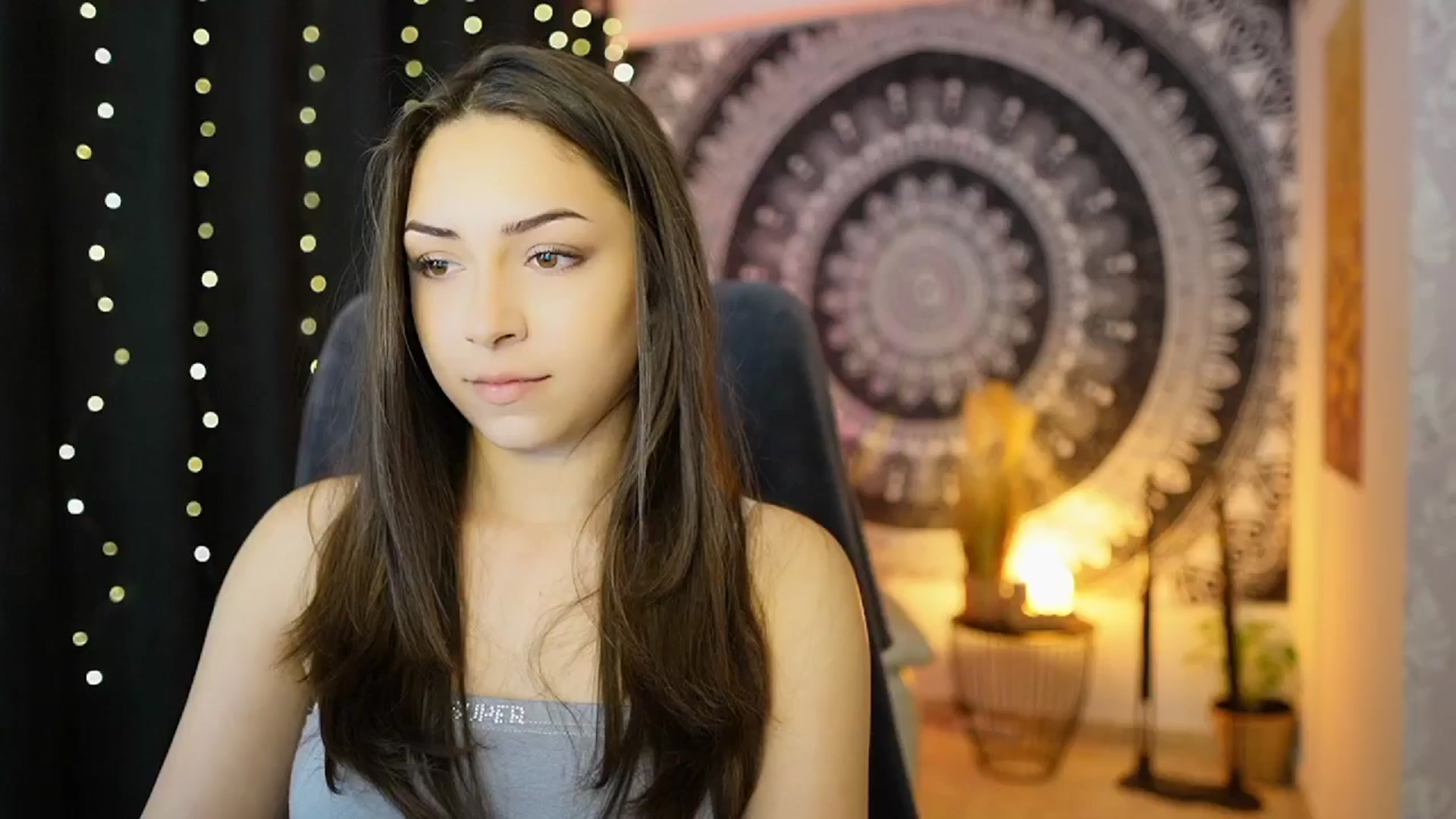 Gallery image thumbnail from Briar__Rose's myfreecams stream on, 05/22/2024, 17:52 image 9 of 20
