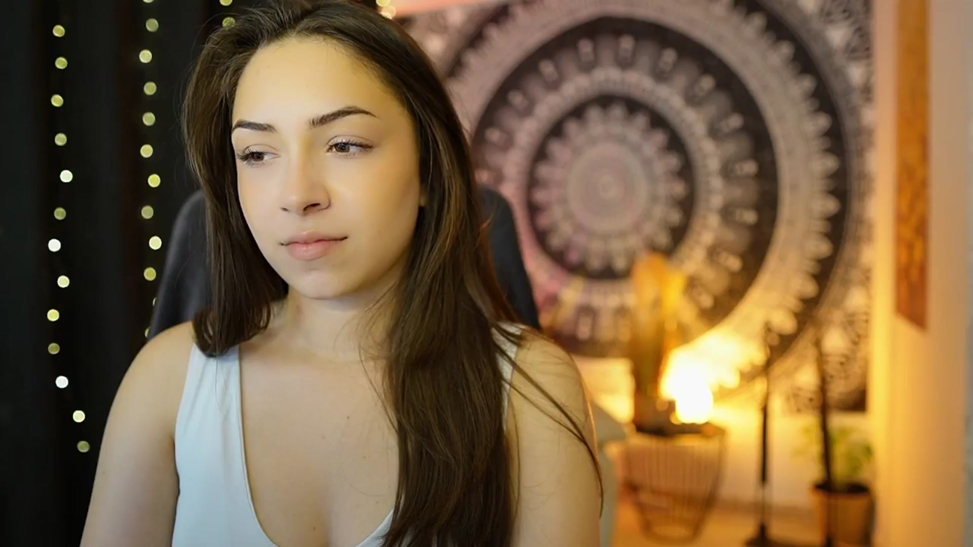 Gallery image thumbnail from Briar__Rose's myfreecams stream on, 05/24/2024, 13:45 image 18 of 20