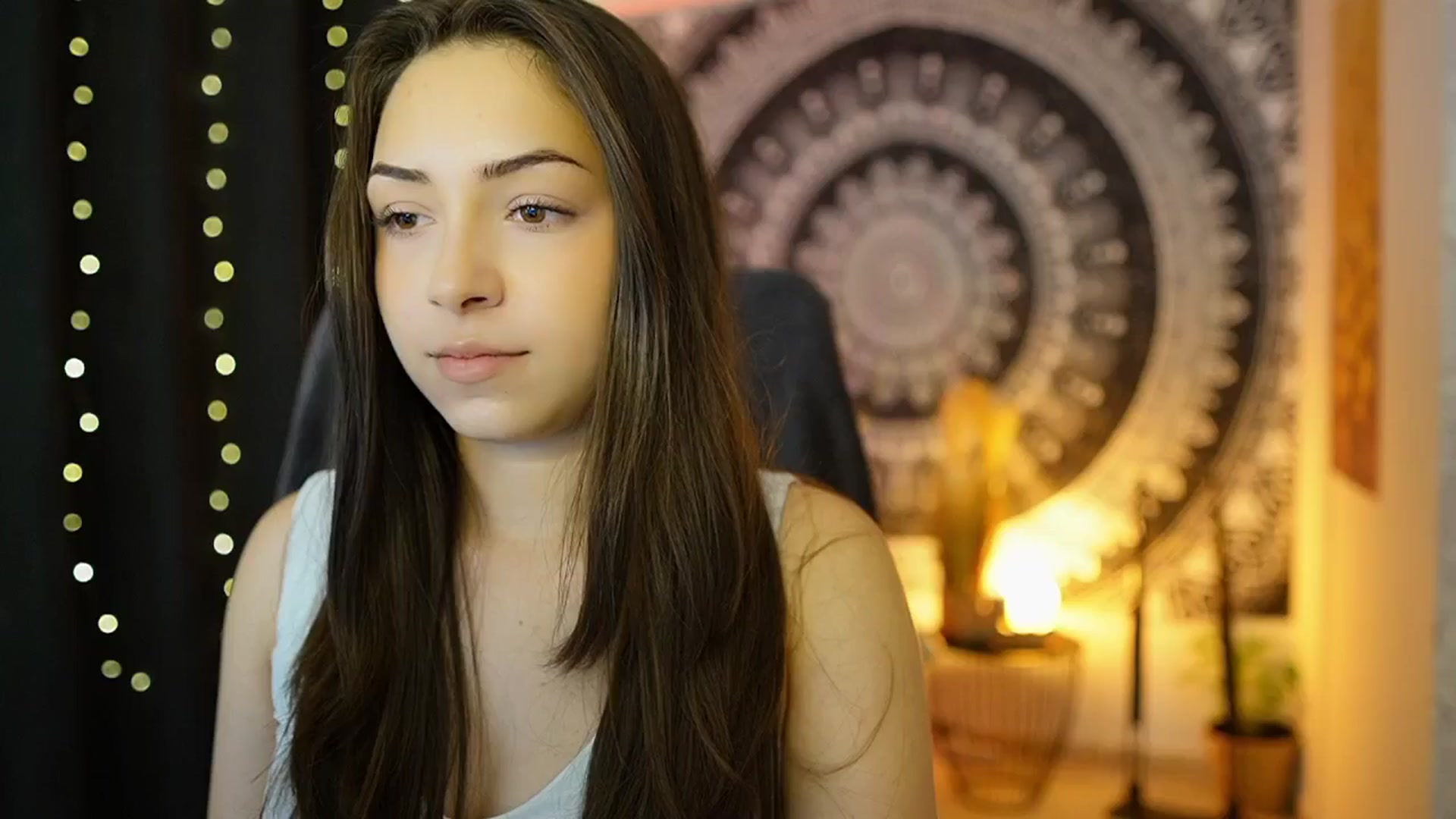 Gallery image thumbnail from Briar__Rose's myfreecams stream on, 05/24/2024, 15:45 image 16 of 20