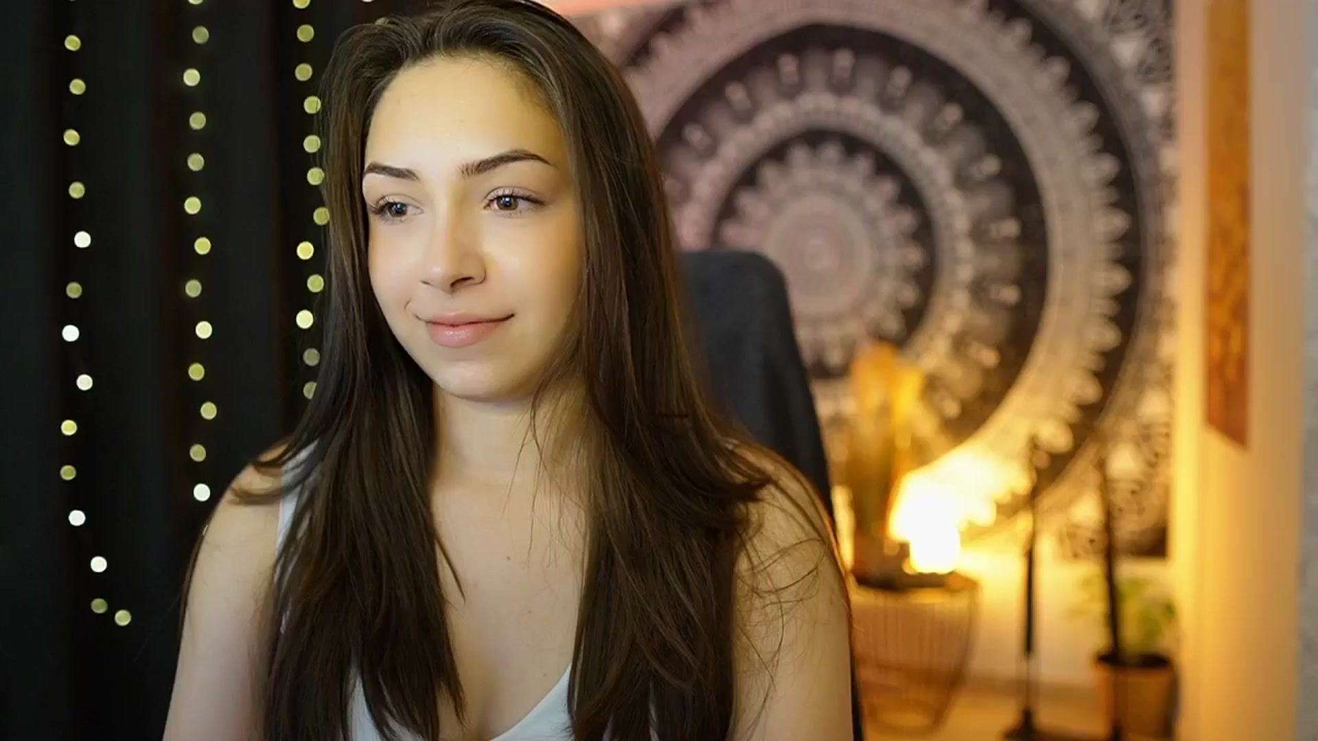 Gallery image thumbnail from Briar__Rose's myfreecams stream on, 05/24/2024, 17:33 image 18 of 20