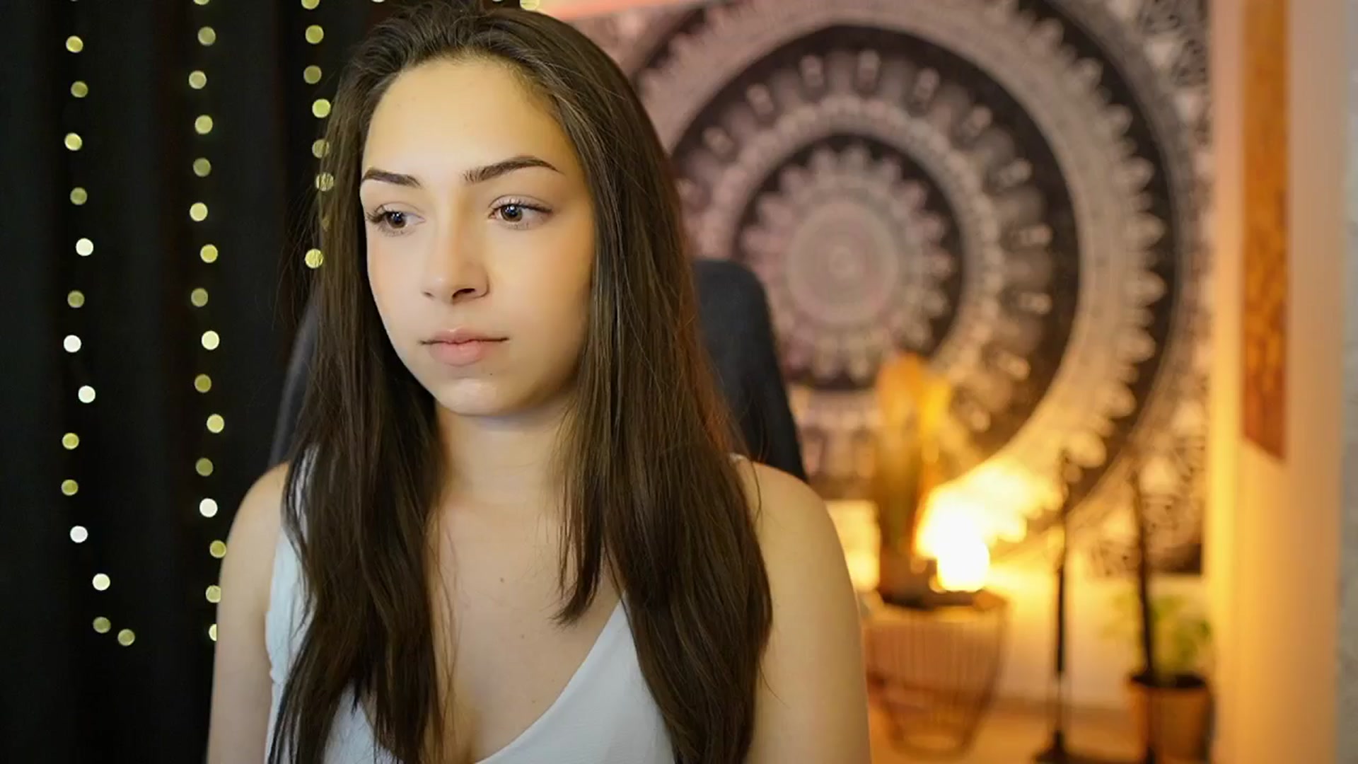 Gallery image thumbnail from Briar__Rose's myfreecams stream on, 05/24/2024, 17:33 image 9 of 20