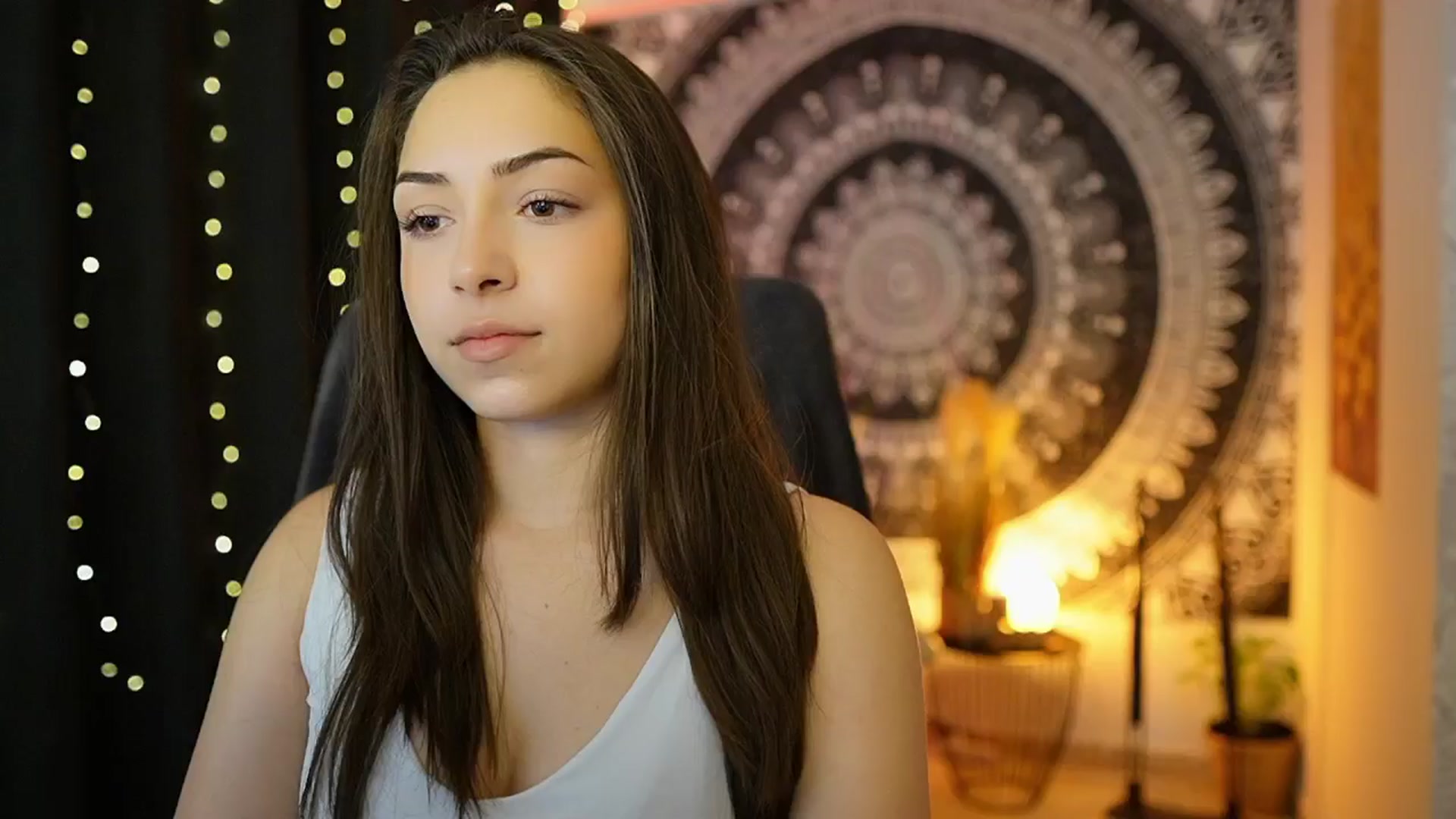 Gallery image thumbnail from Briar__Rose's myfreecams stream on, 05/24/2024, 17:33 image 7 of 20