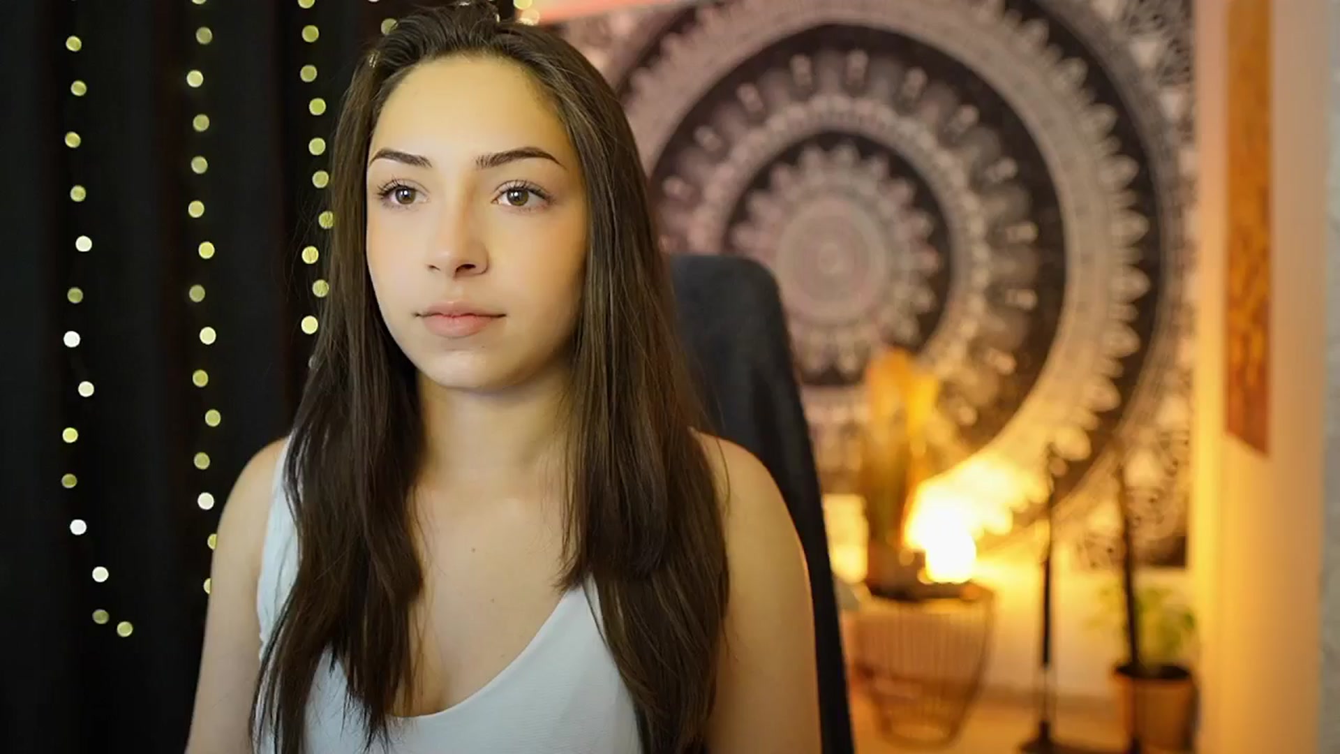 Gallery image thumbnail from Briar__Rose's myfreecams stream on, 05/24/2024, 17:33 image 13 of 20