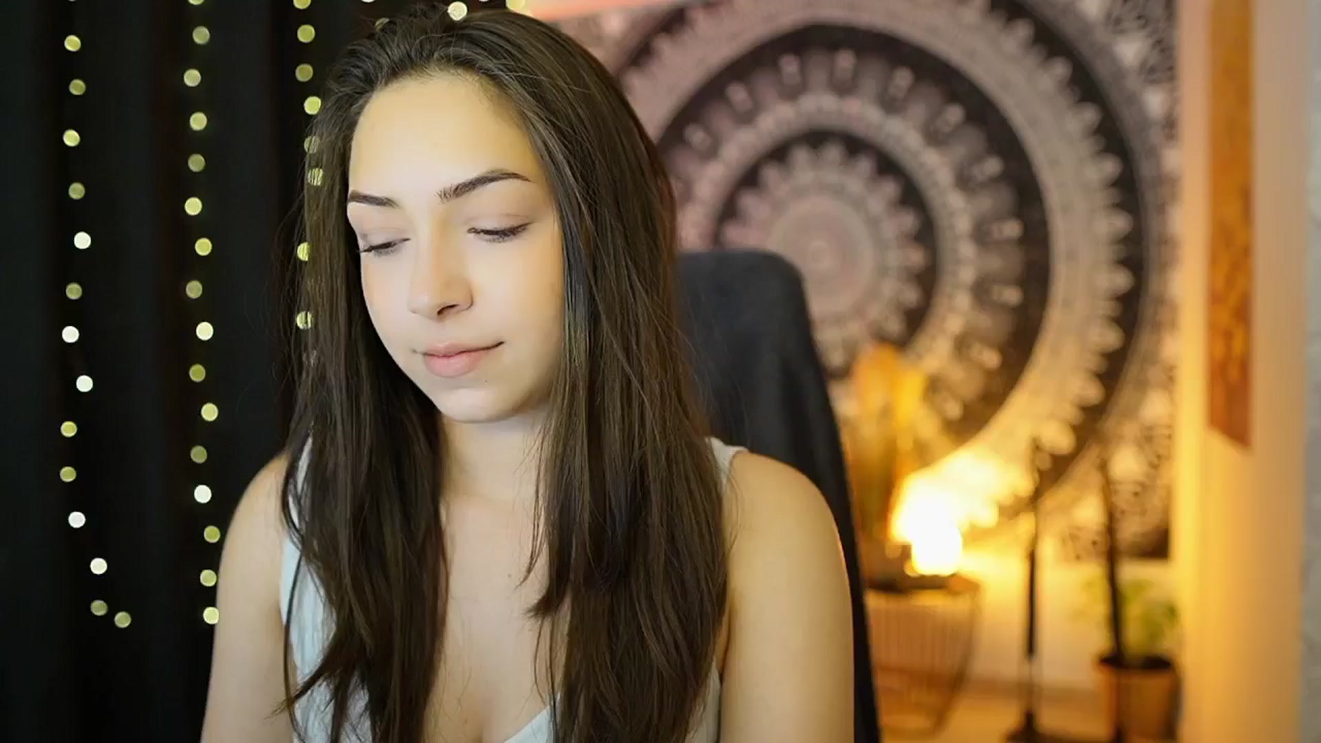Gallery image thumbnail from Briar__Rose's myfreecams stream on, 05/24/2024, 17:33 image 2 of 20