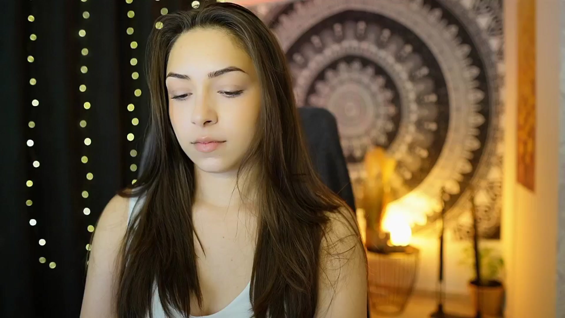 Gallery image thumbnail from Briar__Rose's myfreecams stream on, 05/24/2024, 17:33 image 16 of 20
