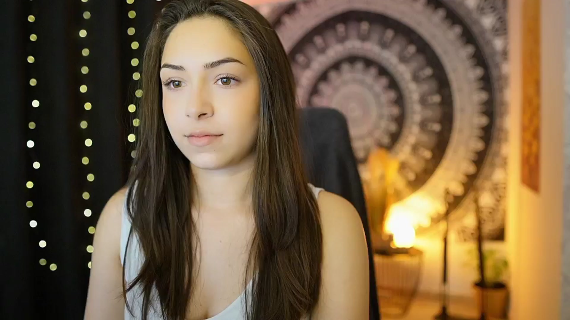 Gallery image thumbnail from Briar__Rose's myfreecams stream on, 05/24/2024, 17:33 image 6 of 20