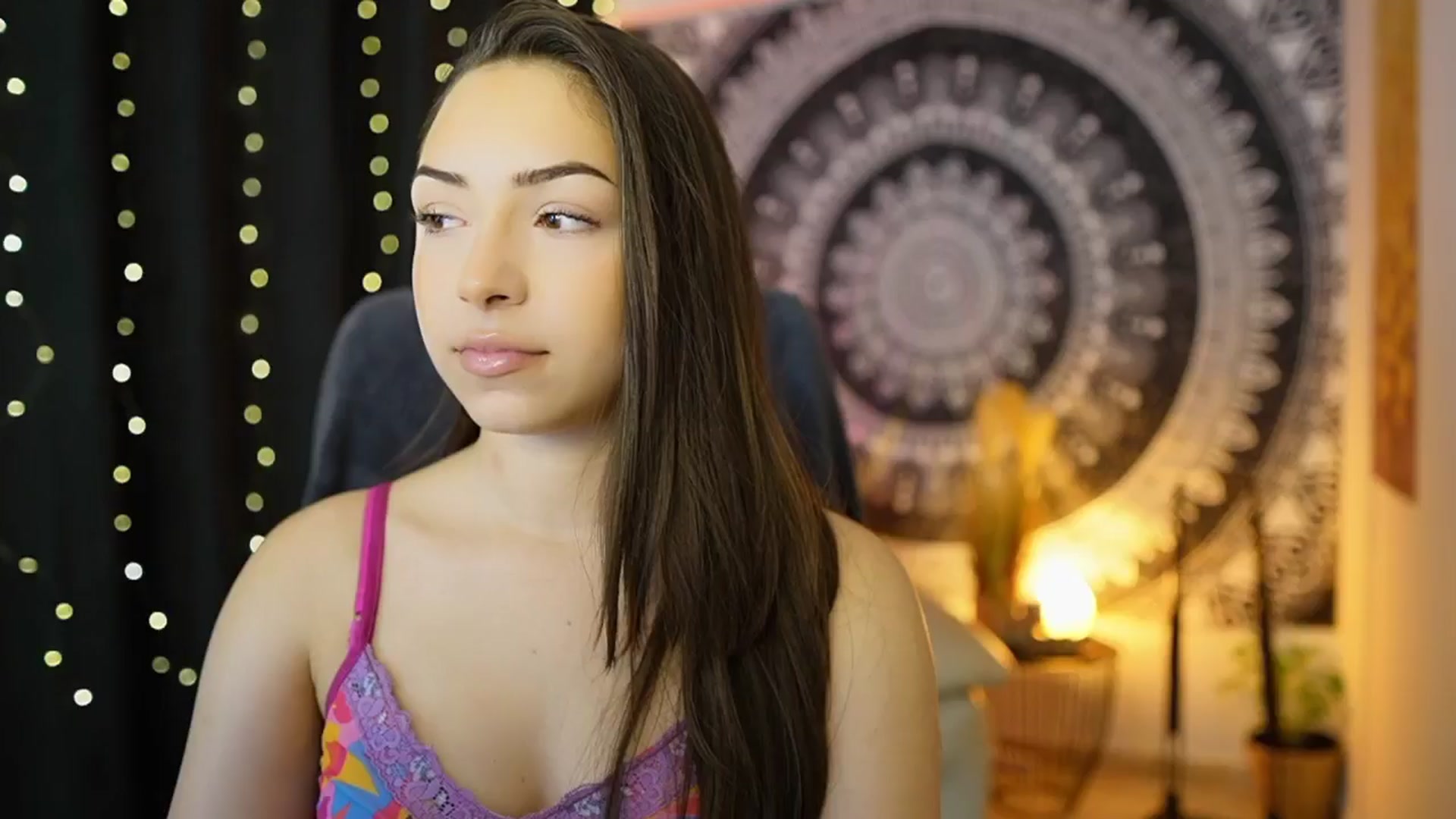 Gallery image thumbnail from Briar__Rose's myfreecams stream on, 05/25/2024, 17:13 image 19 of 20