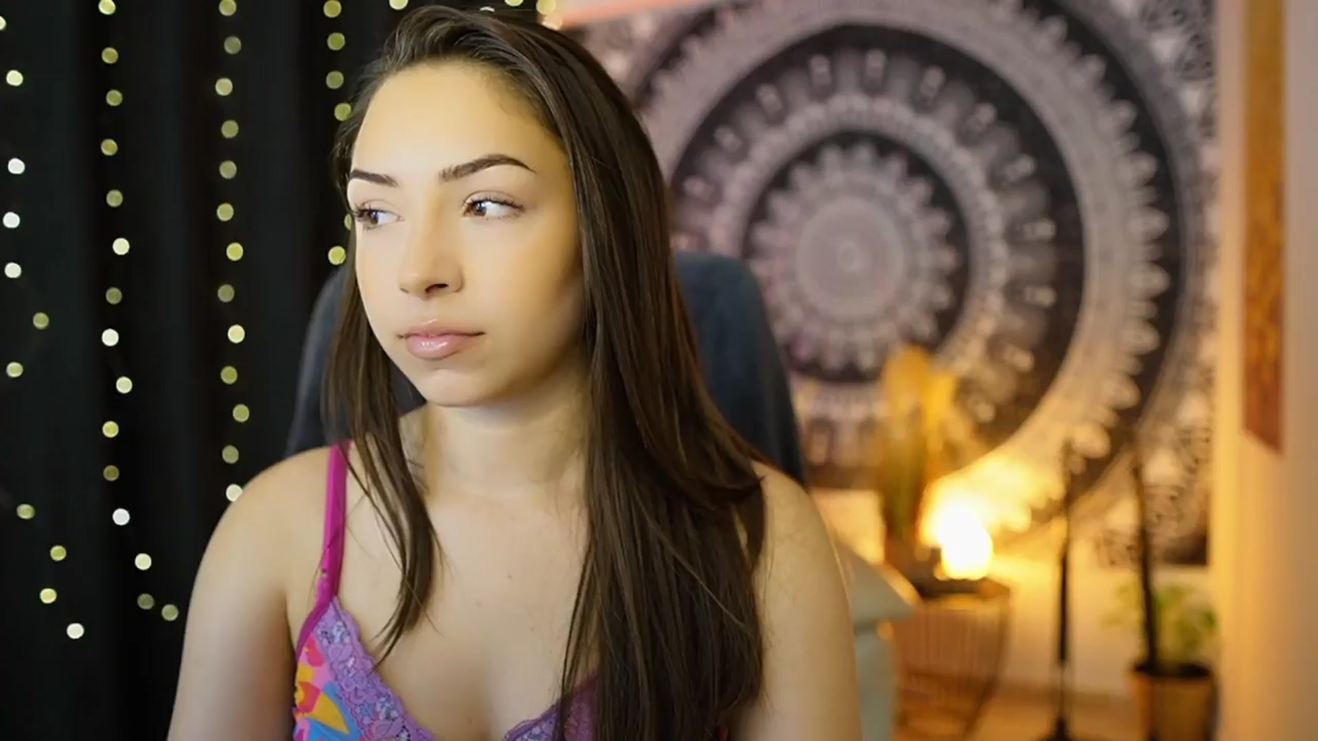 Gallery image thumbnail from Briar__Rose's myfreecams stream on, 05/25/2024, 17:54 image 7 of 20