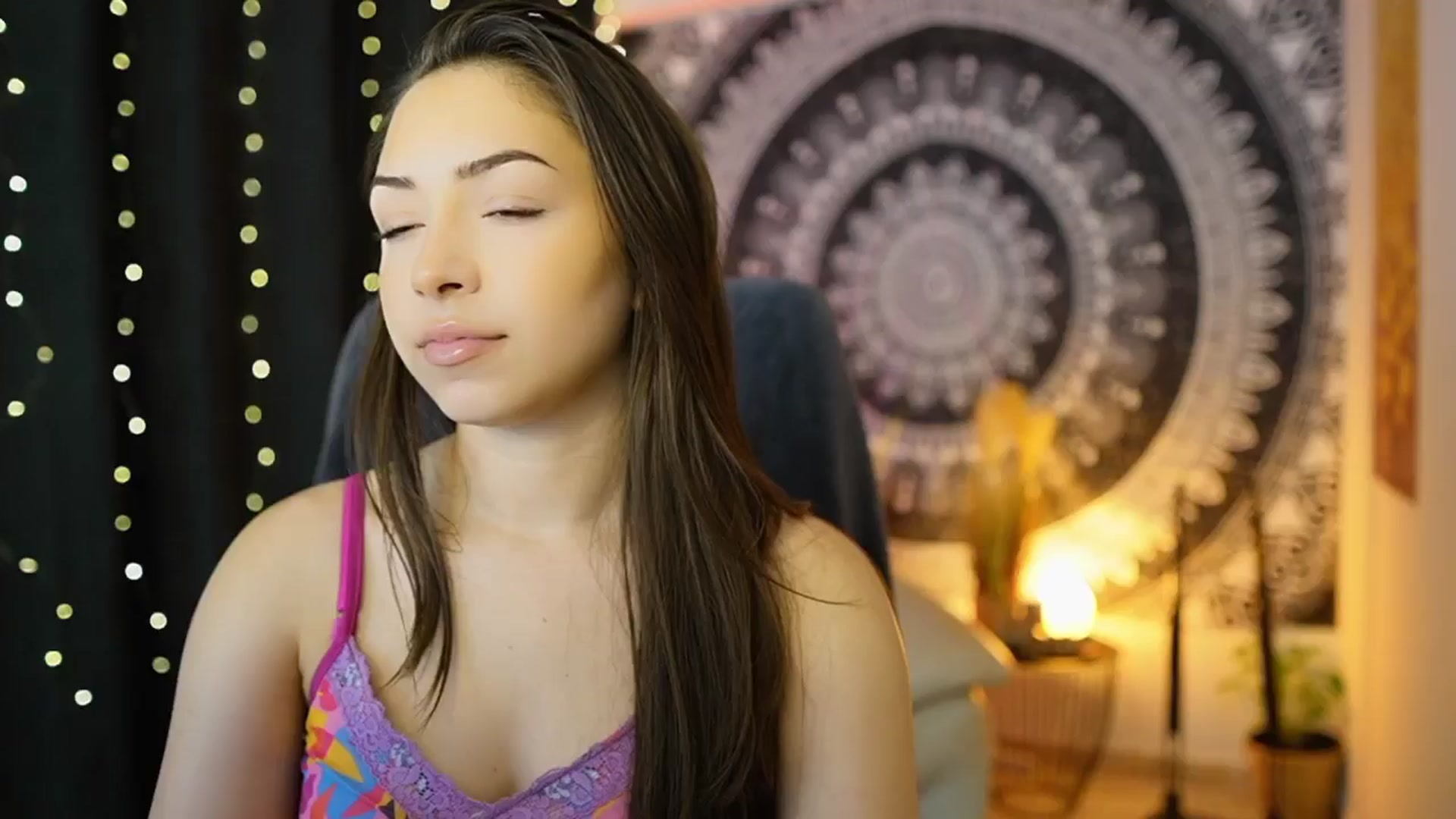 Gallery image thumbnail from Briar__Rose's myfreecams stream on, 05/25/2024, 17:54 image 11 of 20