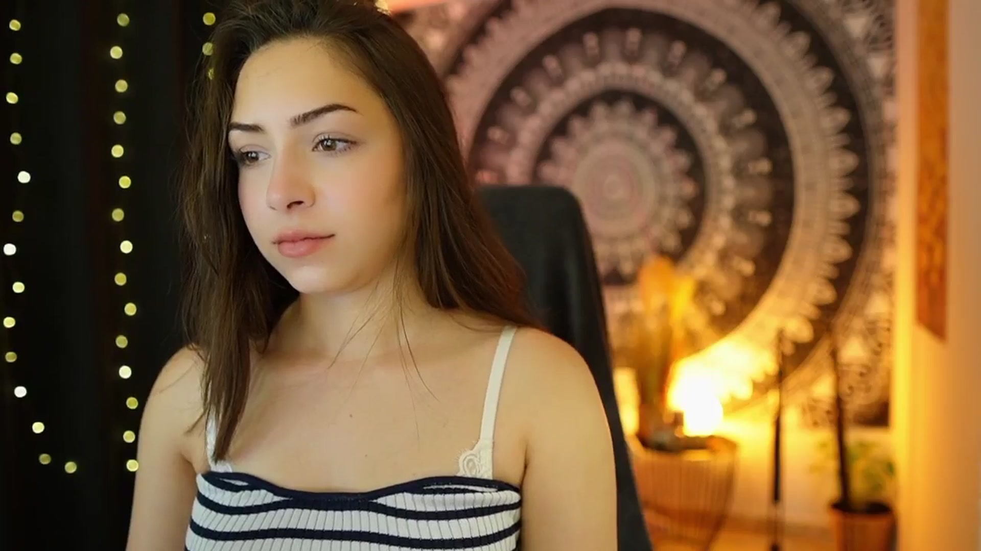 Gallery image thumbnail from Briar__Rose's myfreecams stream on, 05/30/2024, 13:30 image 15 of 20