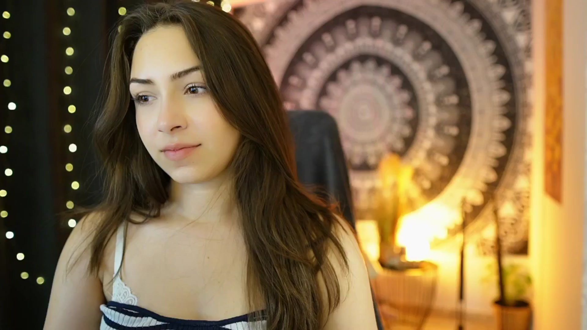Gallery image thumbnail from Briar__Rose's myfreecams stream on, 05/30/2024, 15:07 image 17 of 20